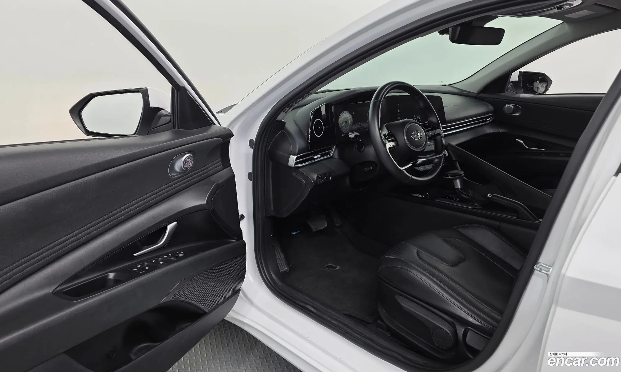 Hyundai Elantra 2020 — 10