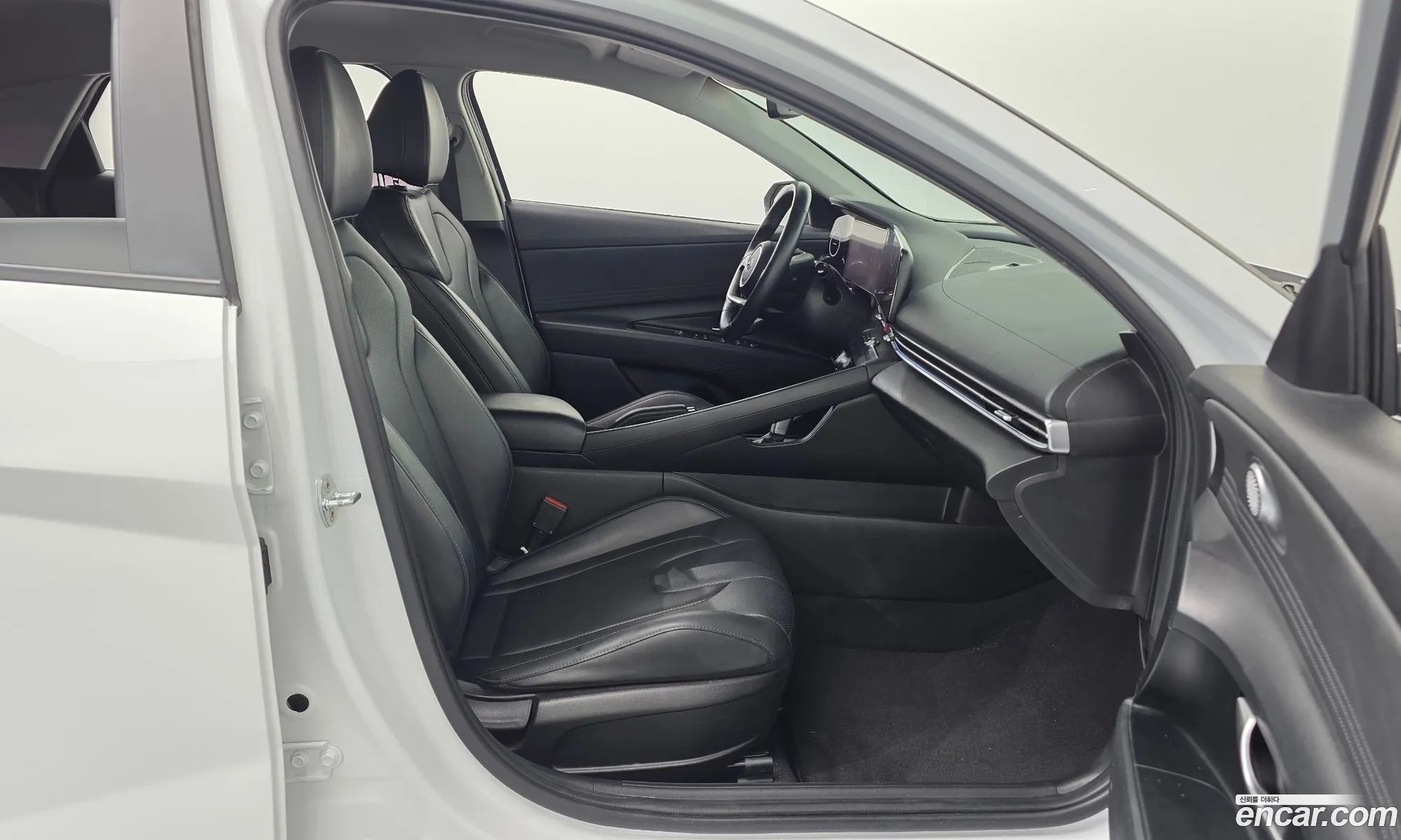 Hyundai Elantra 2020 — 2