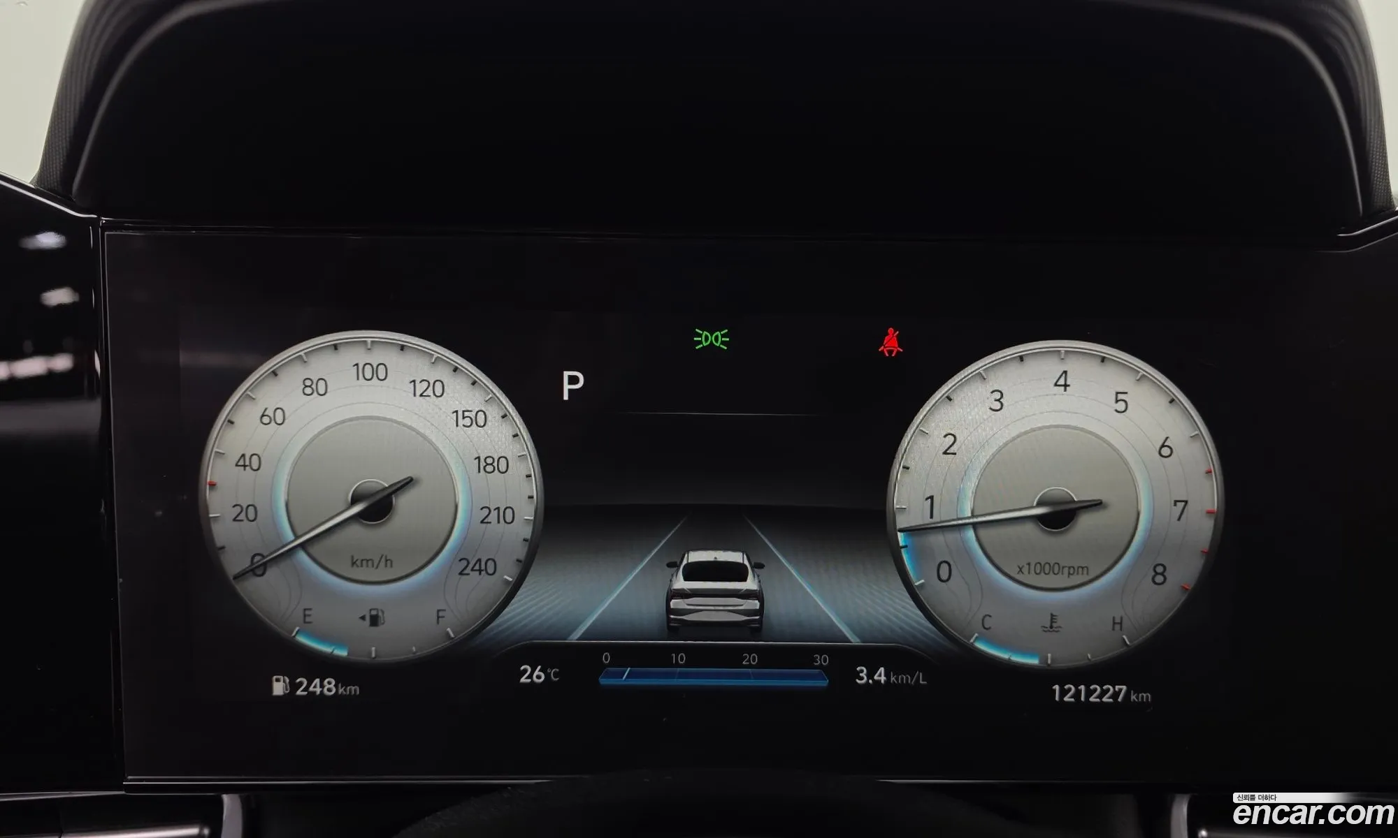 Hyundai Elantra 2020 — 16