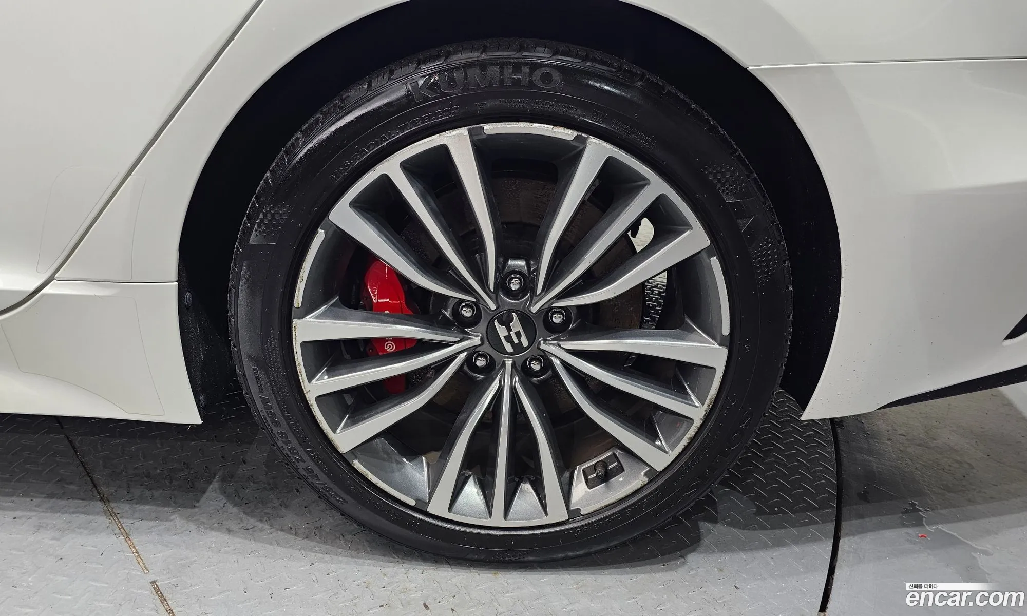 Kia Stinger 2018 — 24