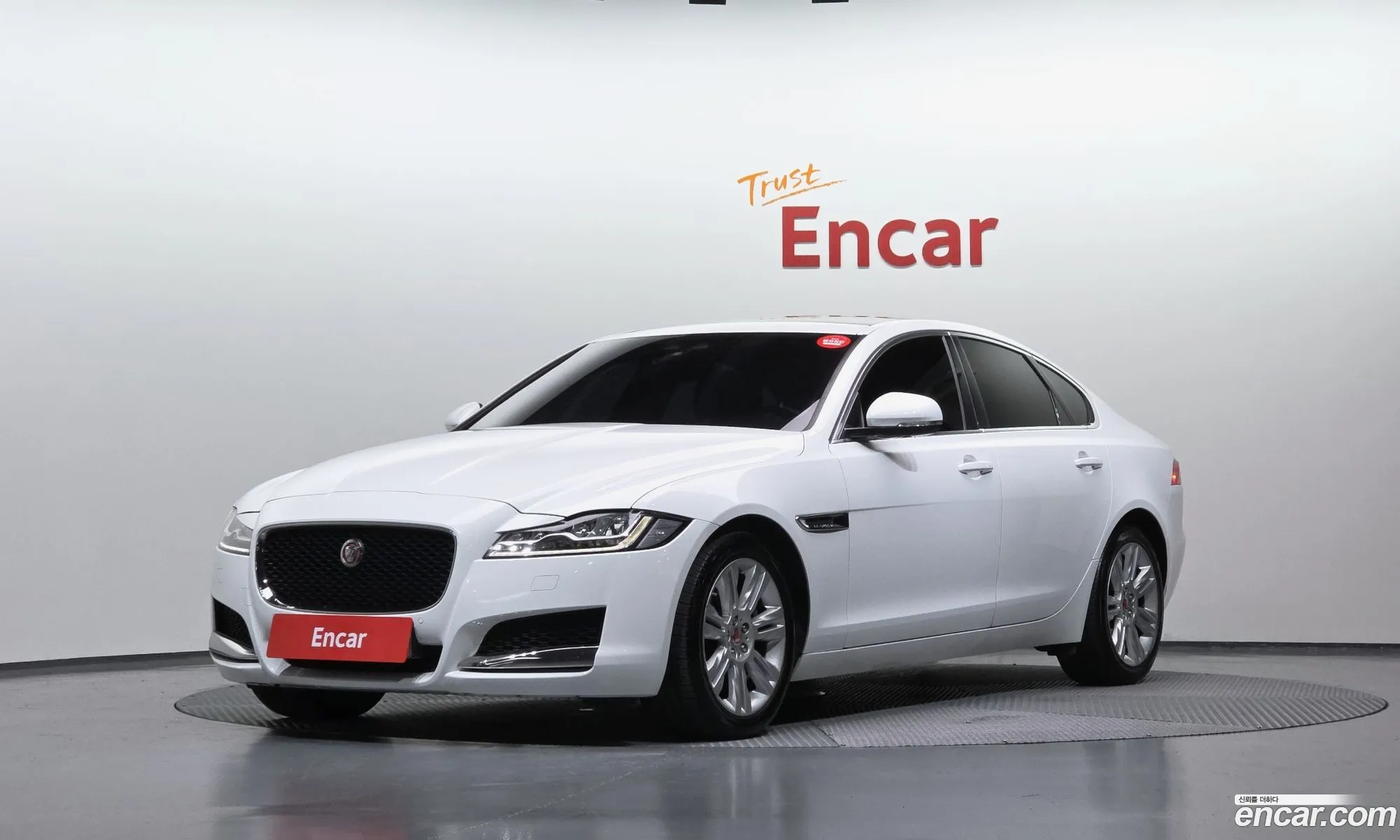 Jaguar XF 2018 SAJBB4BX2JCY64330 — 19