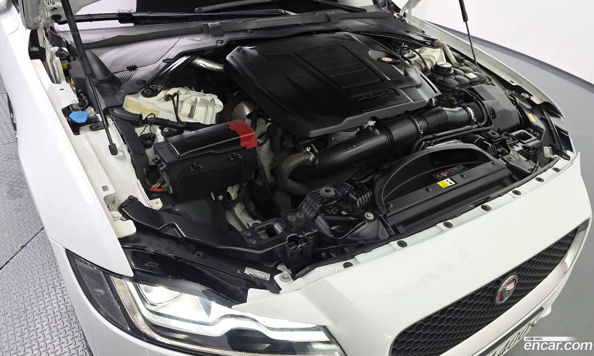 Jaguar XF 2018 SAJBB4BX2JCY64330 — 15