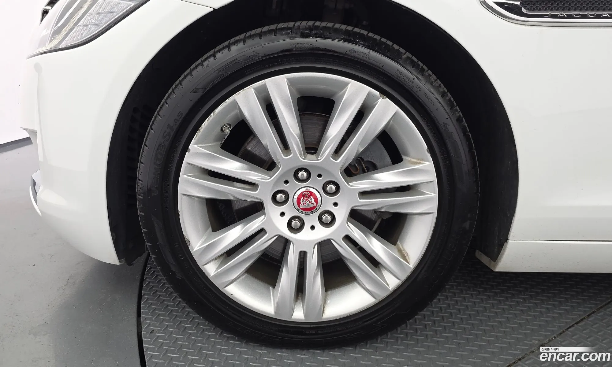 Jaguar XF 2018 SAJBB4BX2JCY64330 — 7