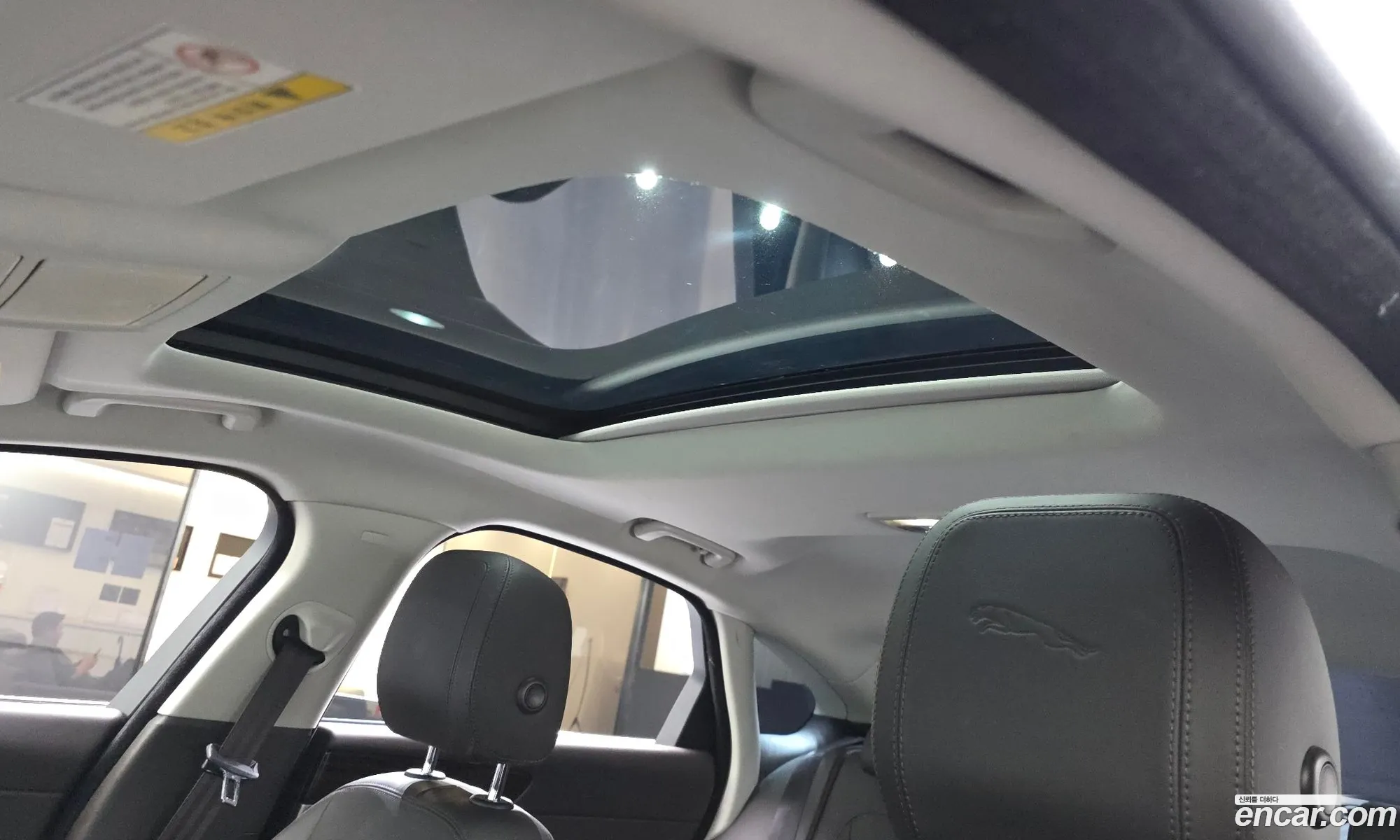 Jaguar XF 2018 SAJBB4BX2JCY64330 — 4