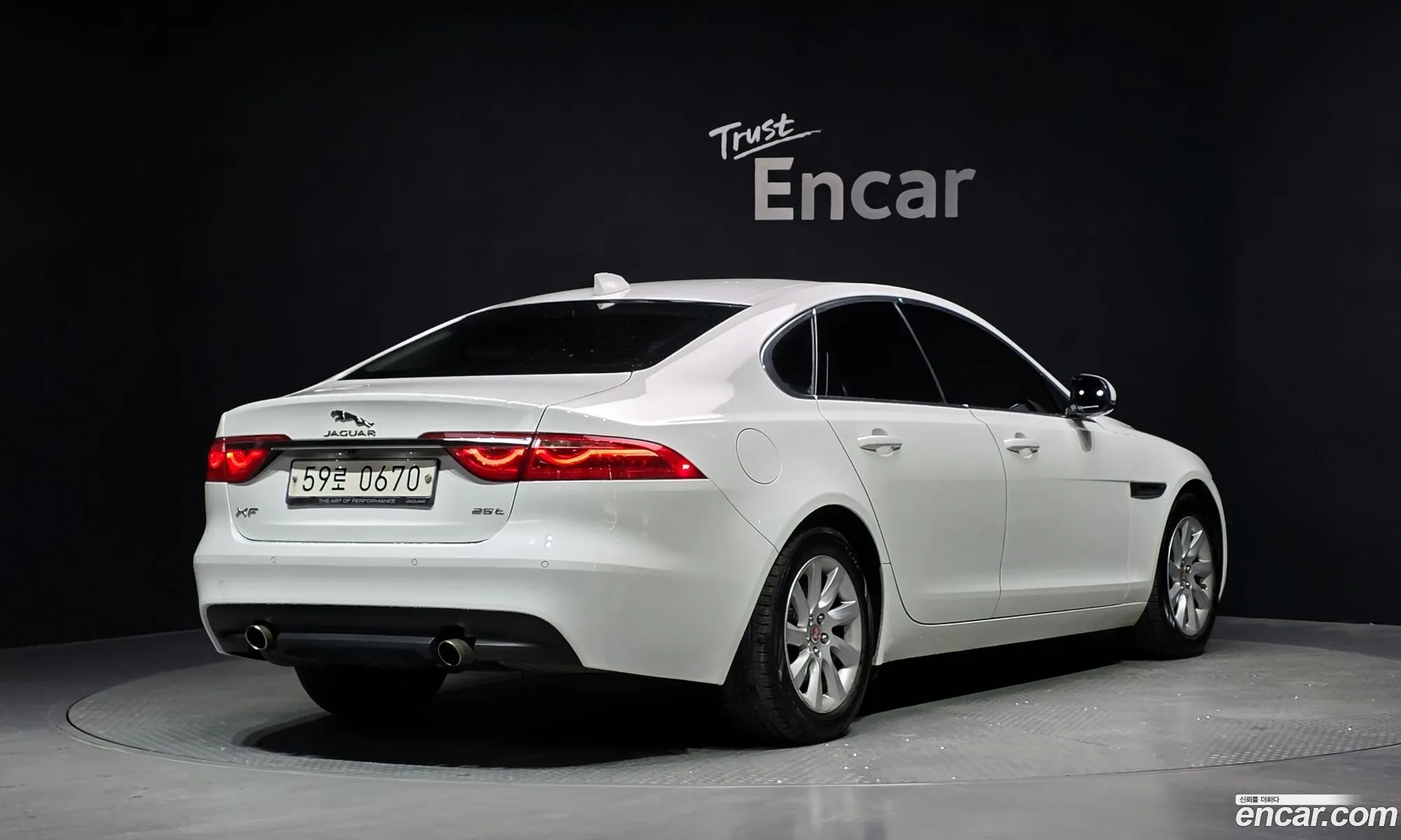 Jaguar XF 2016 SAJBB4BG6GCY18329 — 4