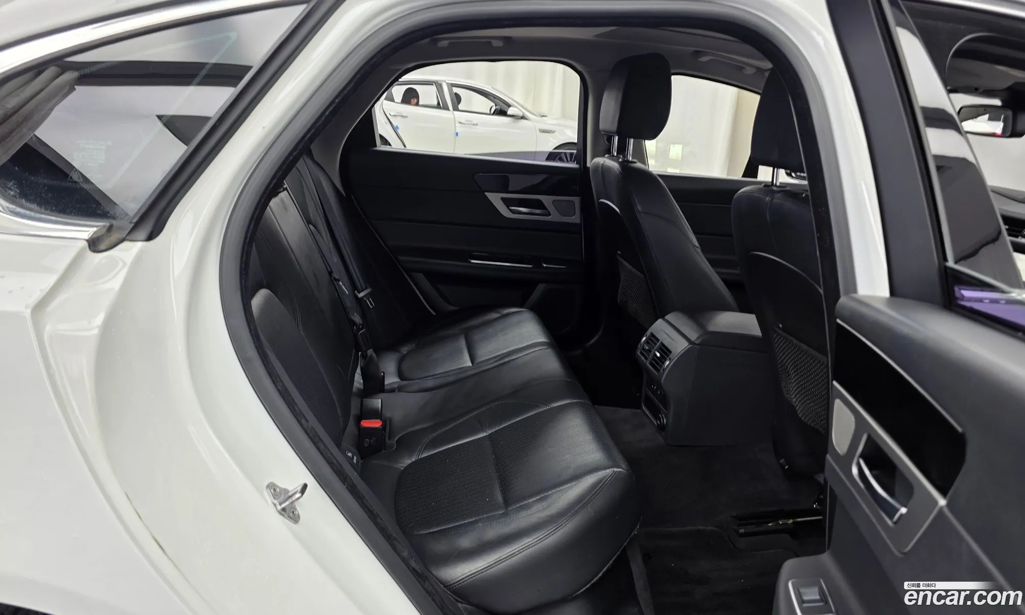 Jaguar XF 2016 SAJBB4BG6GCY18329 — 11