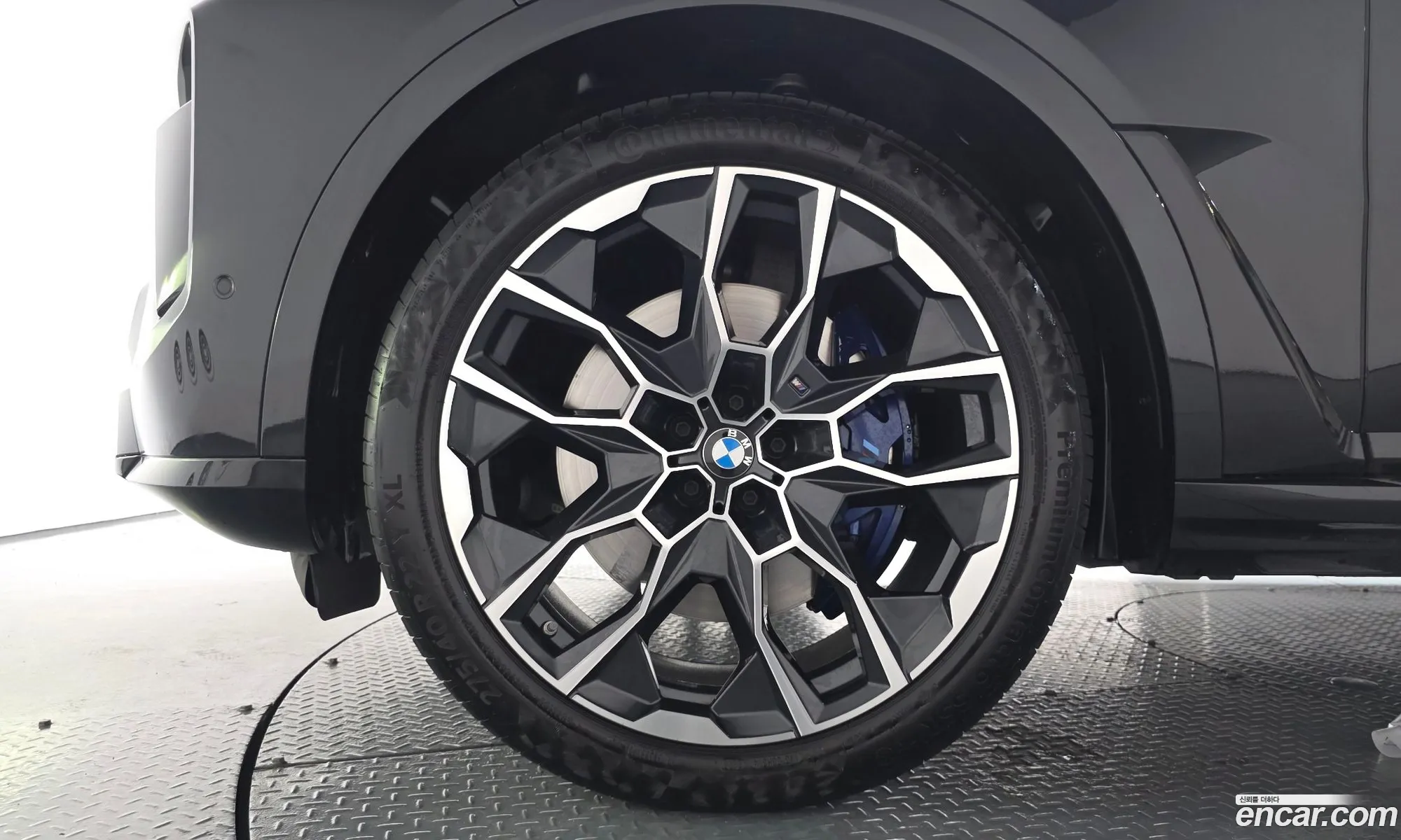 BMW X7 2023 WBA21EM07R9U09969 — 40