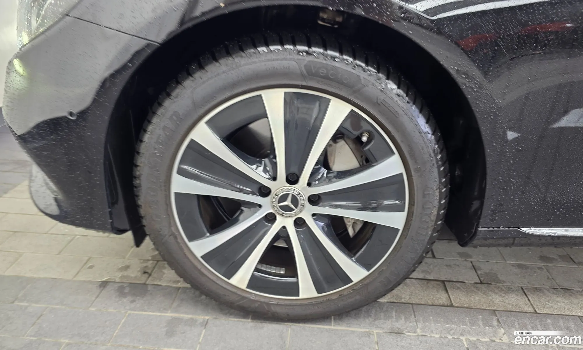 Mercedes-Benz E-Class W213 2019 WDDZF5DB2KA675821 — 2