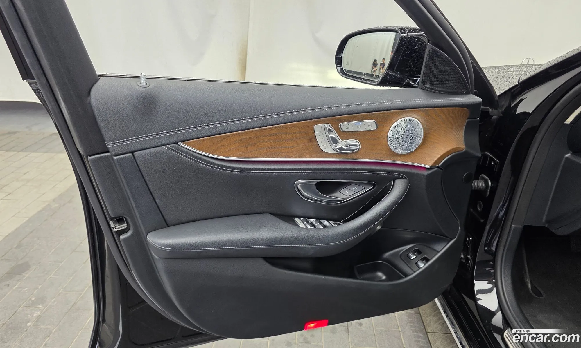 Mercedes-Benz E-Class W213 2019 WDDZF5DB2KA675821 — 18