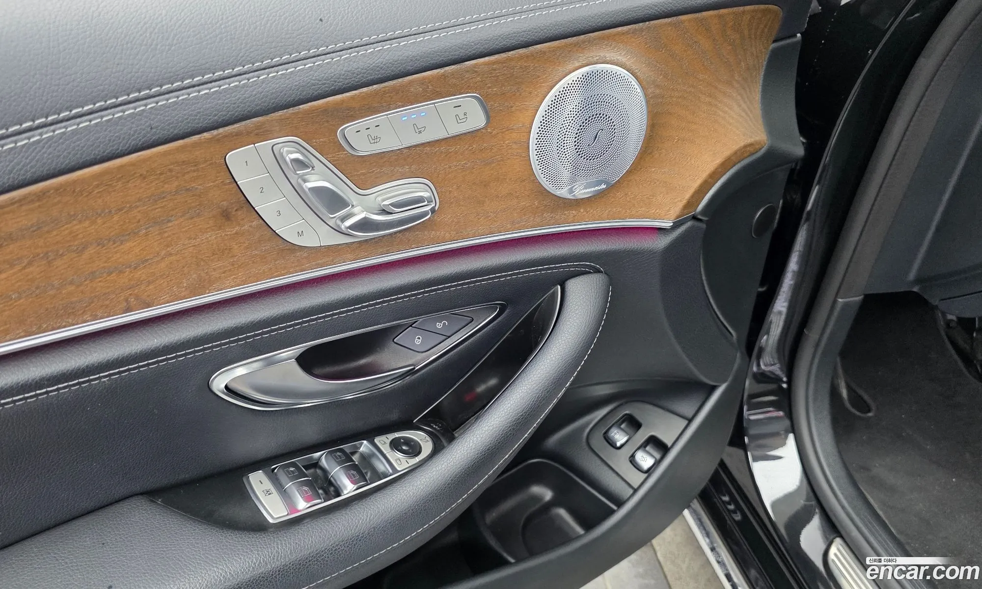 Mercedes-Benz E-Class W213 2019 WDDZF5DB2KA675821 — 19