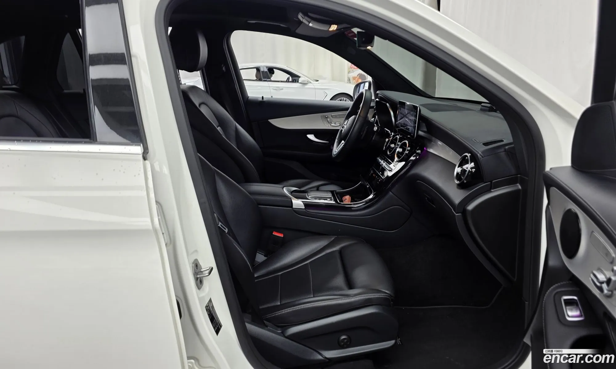 Mercedes-Benz GLC-Class X253 2021 — 27