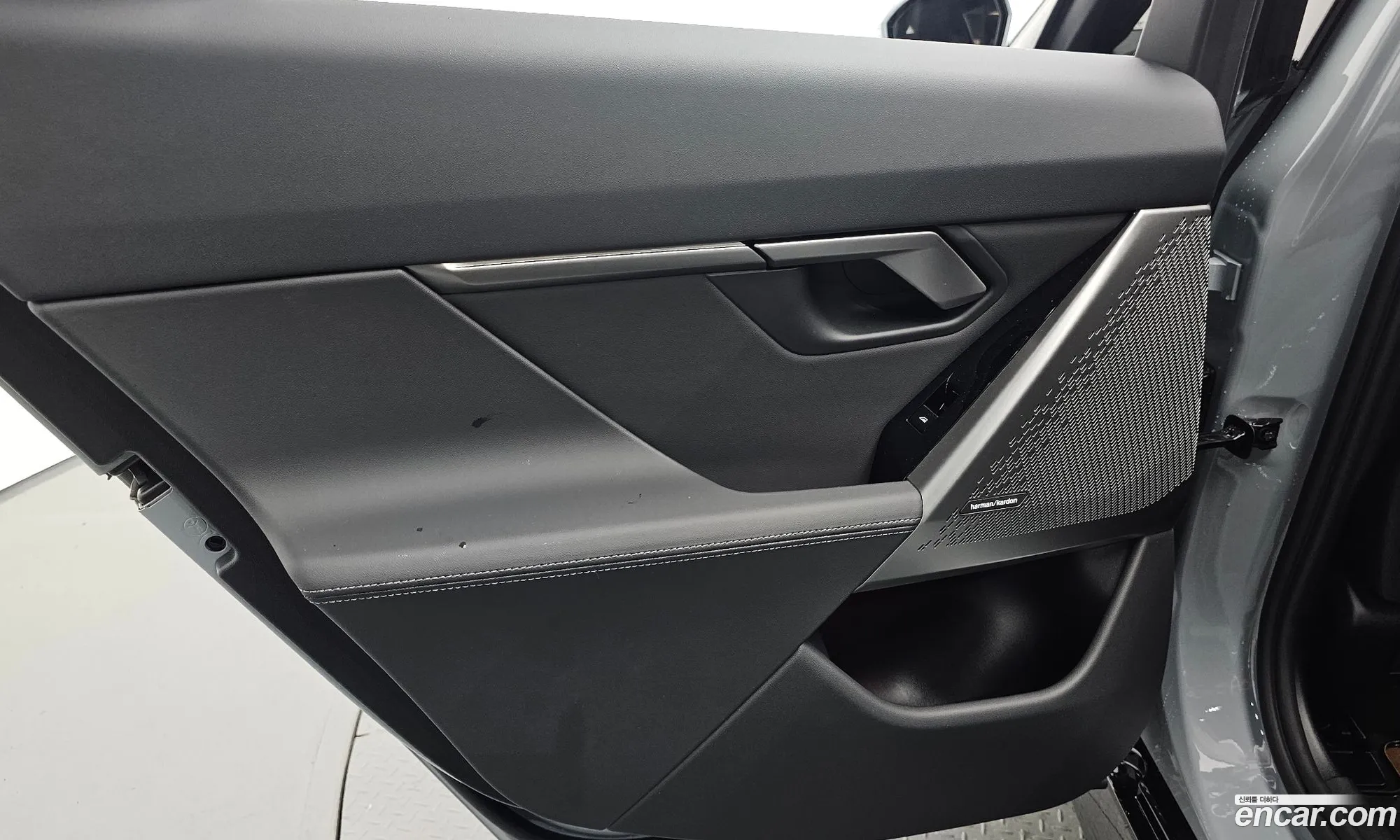 BMW 5 Series 2025 WBA21FJ06TCV96996 — 26