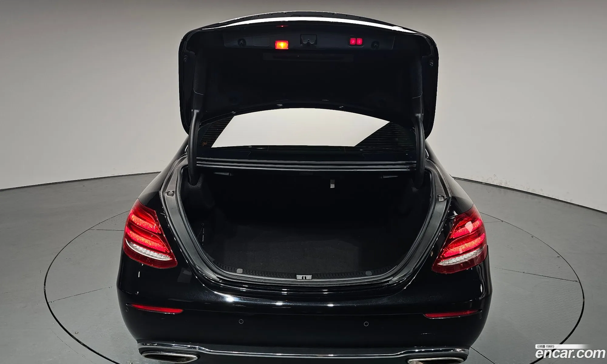 Mercedes-Benz E-Class W213 2018 — 15