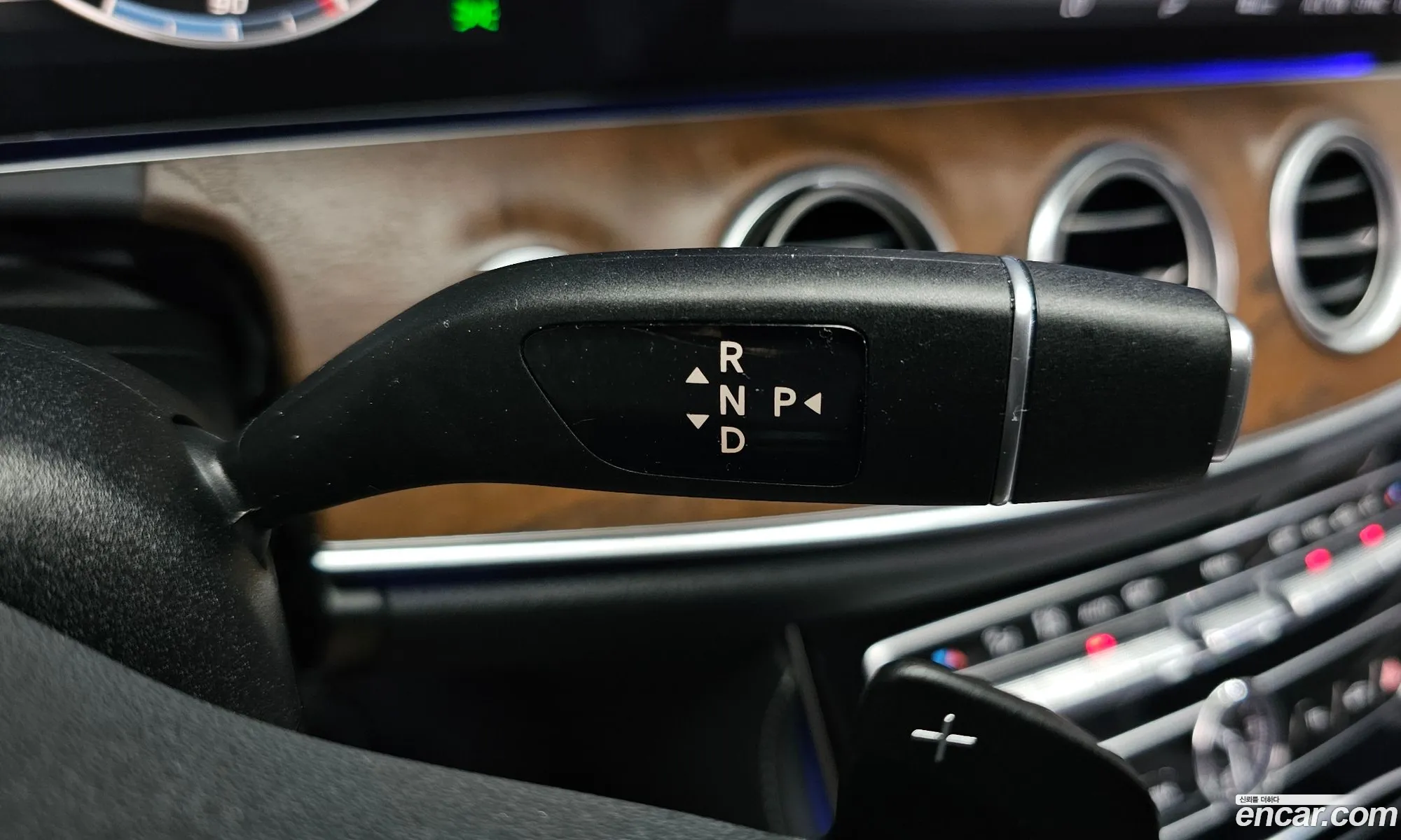 Mercedes-Benz E-Class W213 2018 — 28