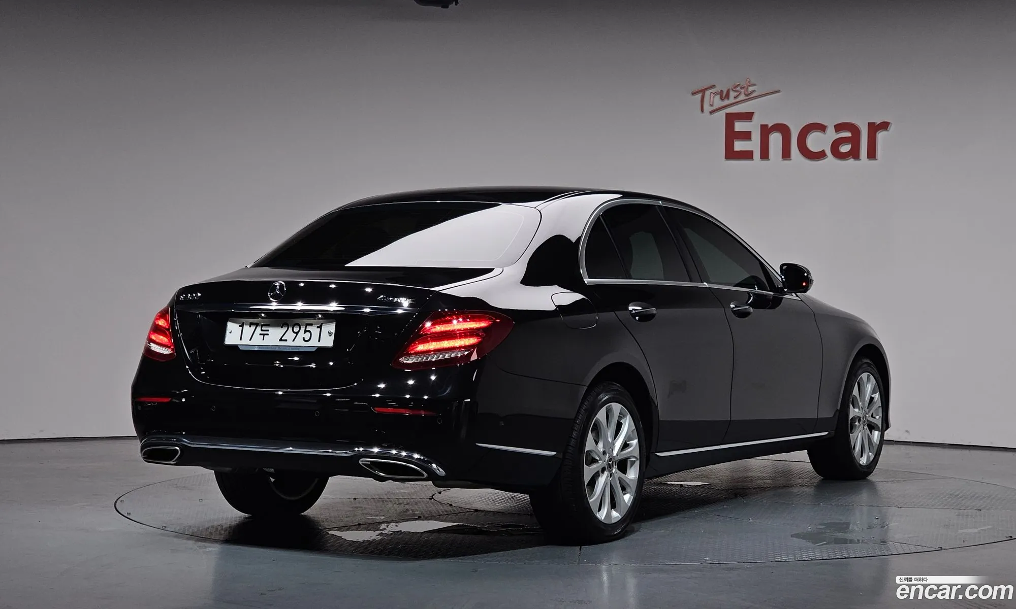 Mercedes-Benz E-Class W213 2018 — 26
