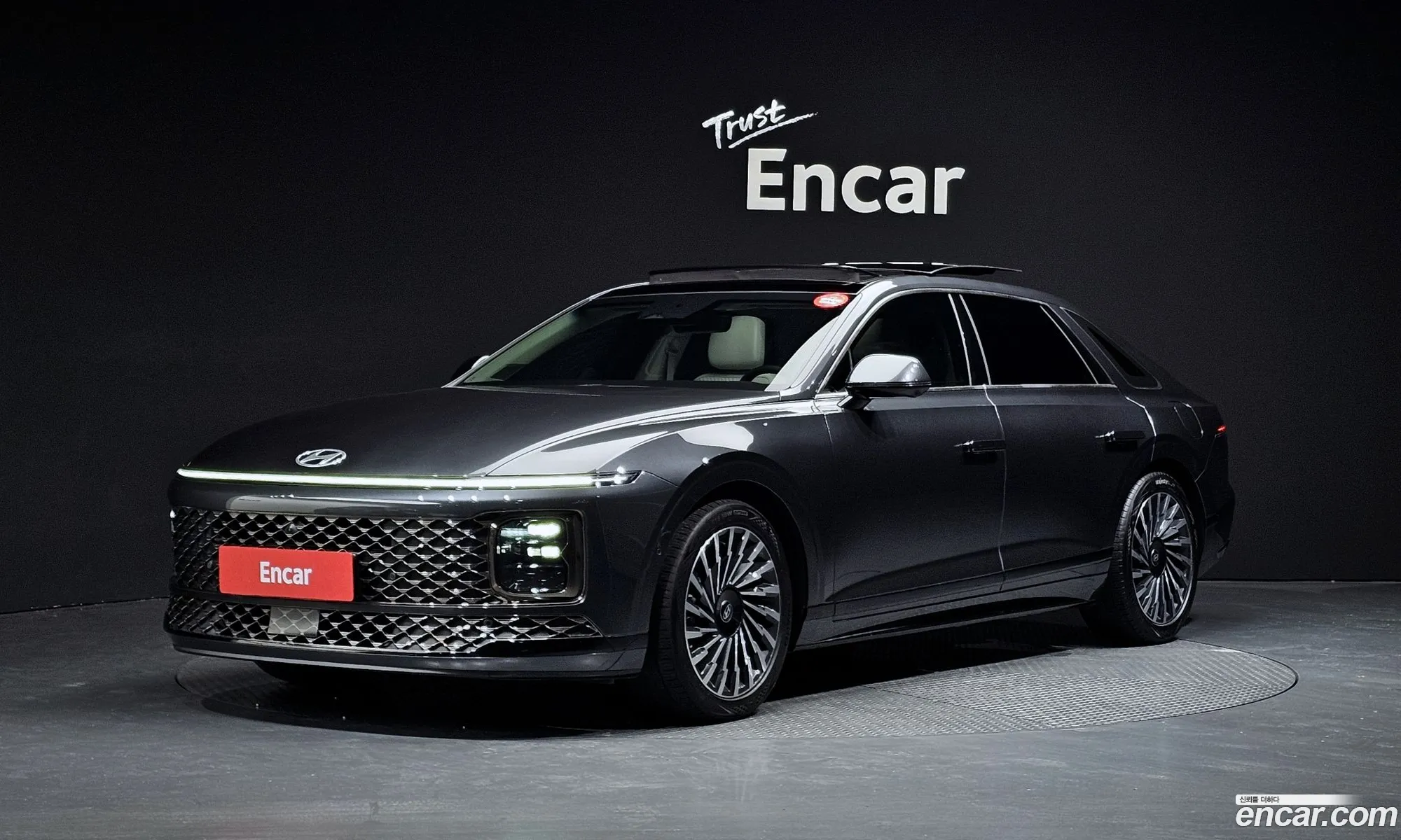 Hyundai Grandeur Hybrid 2023 — 17