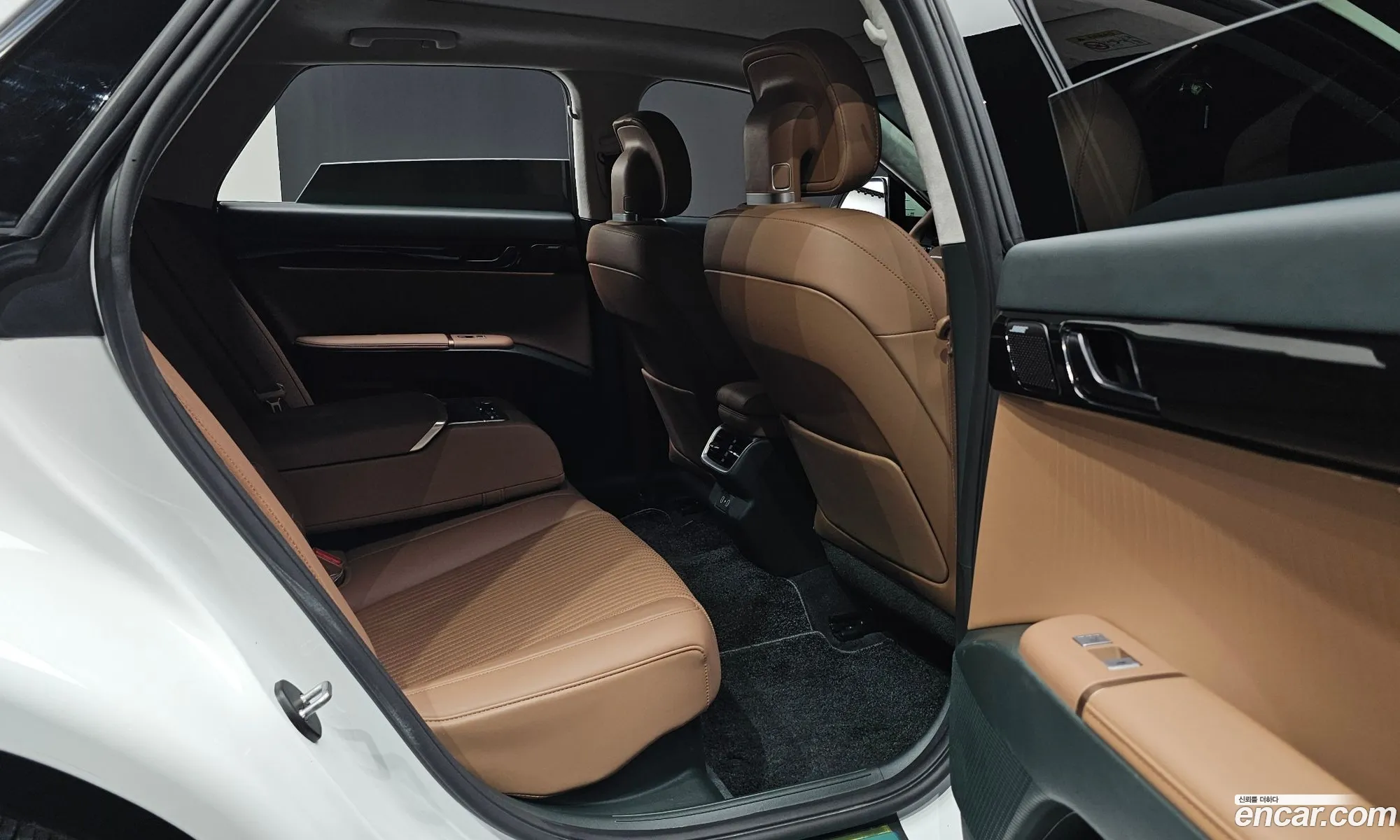 Hyundai Grandeur Hybrid 2023 — 11