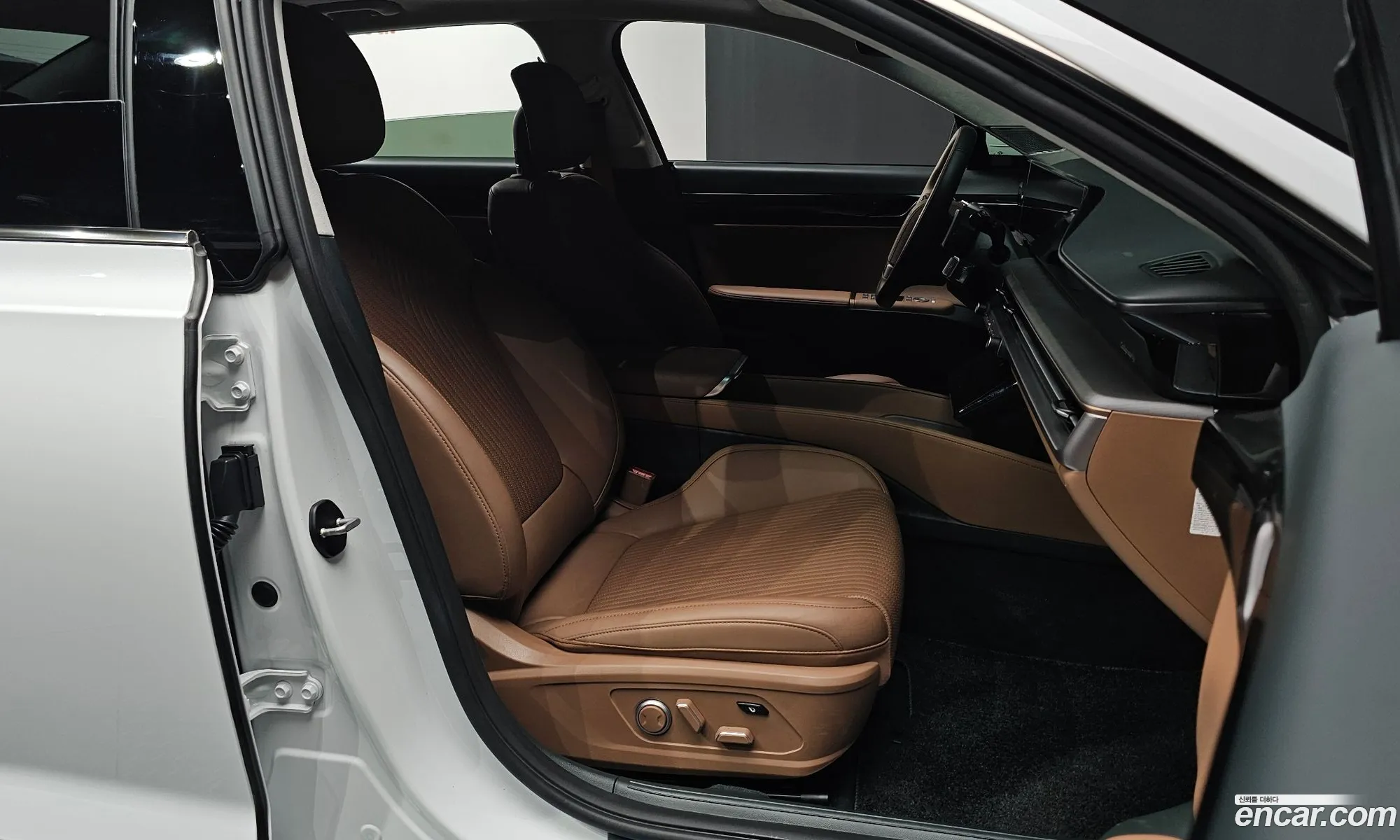 Hyundai Grandeur Hybrid 2023 — 6