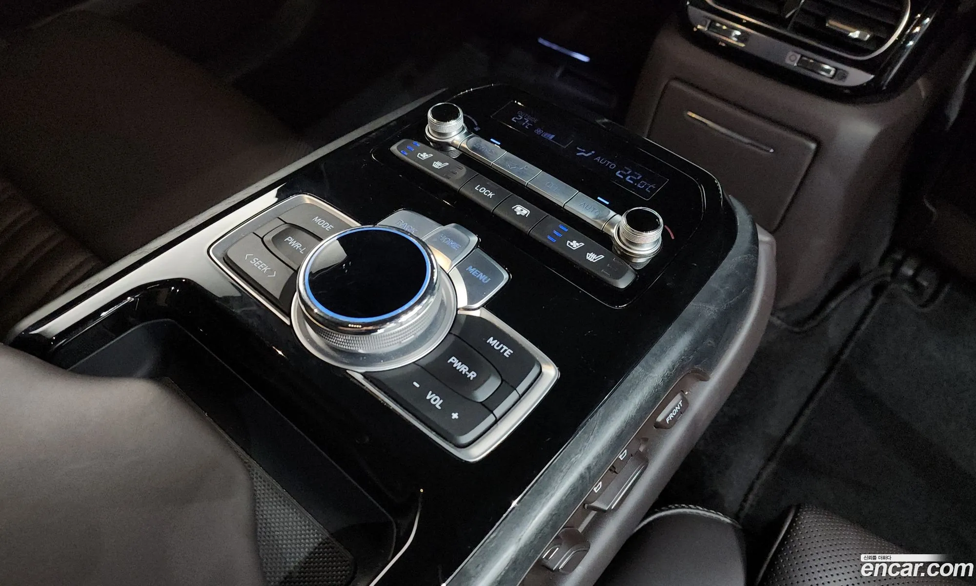 Genesis G90 2018 — 13