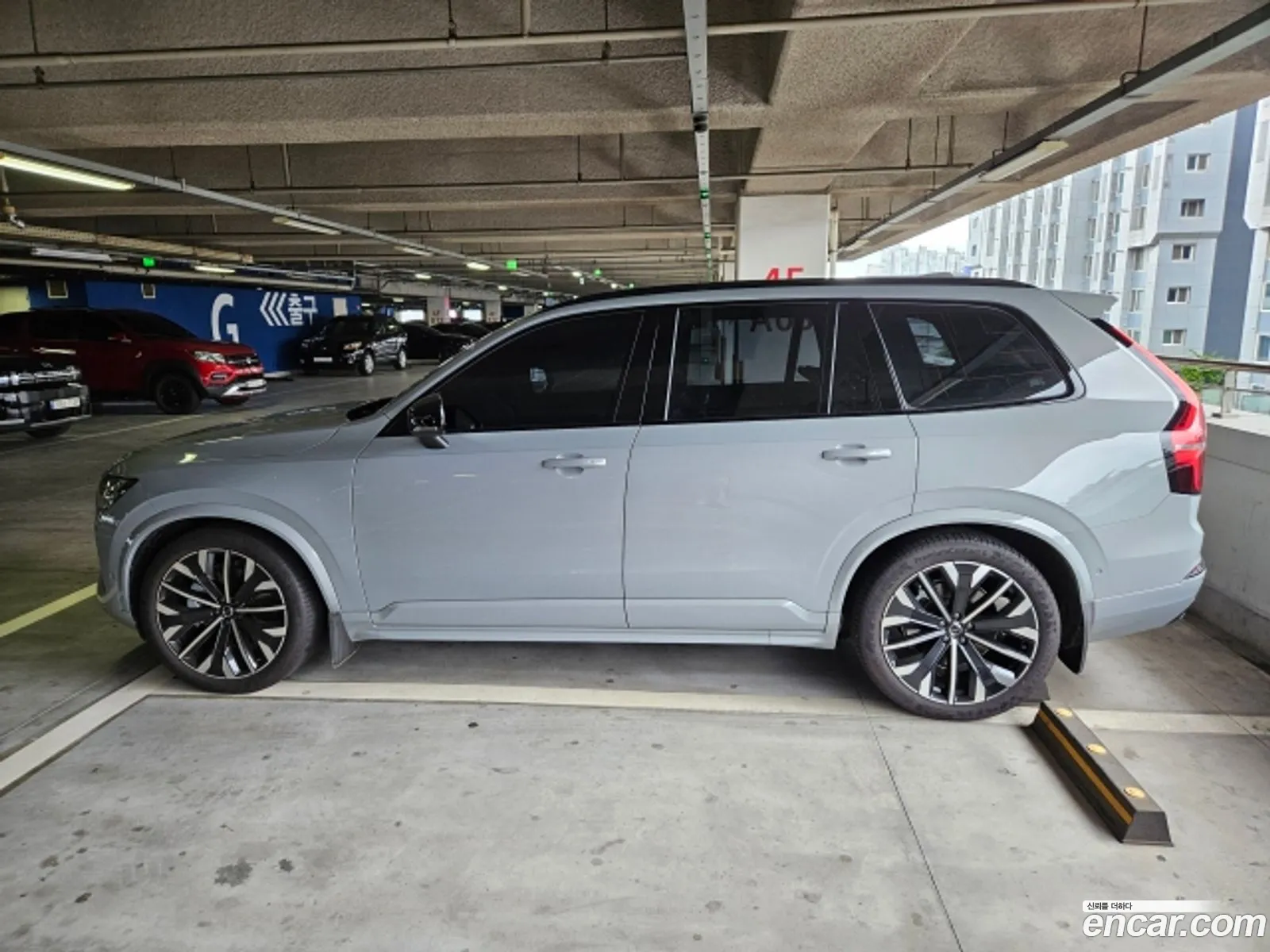 Volvo XC90 2025 — 2