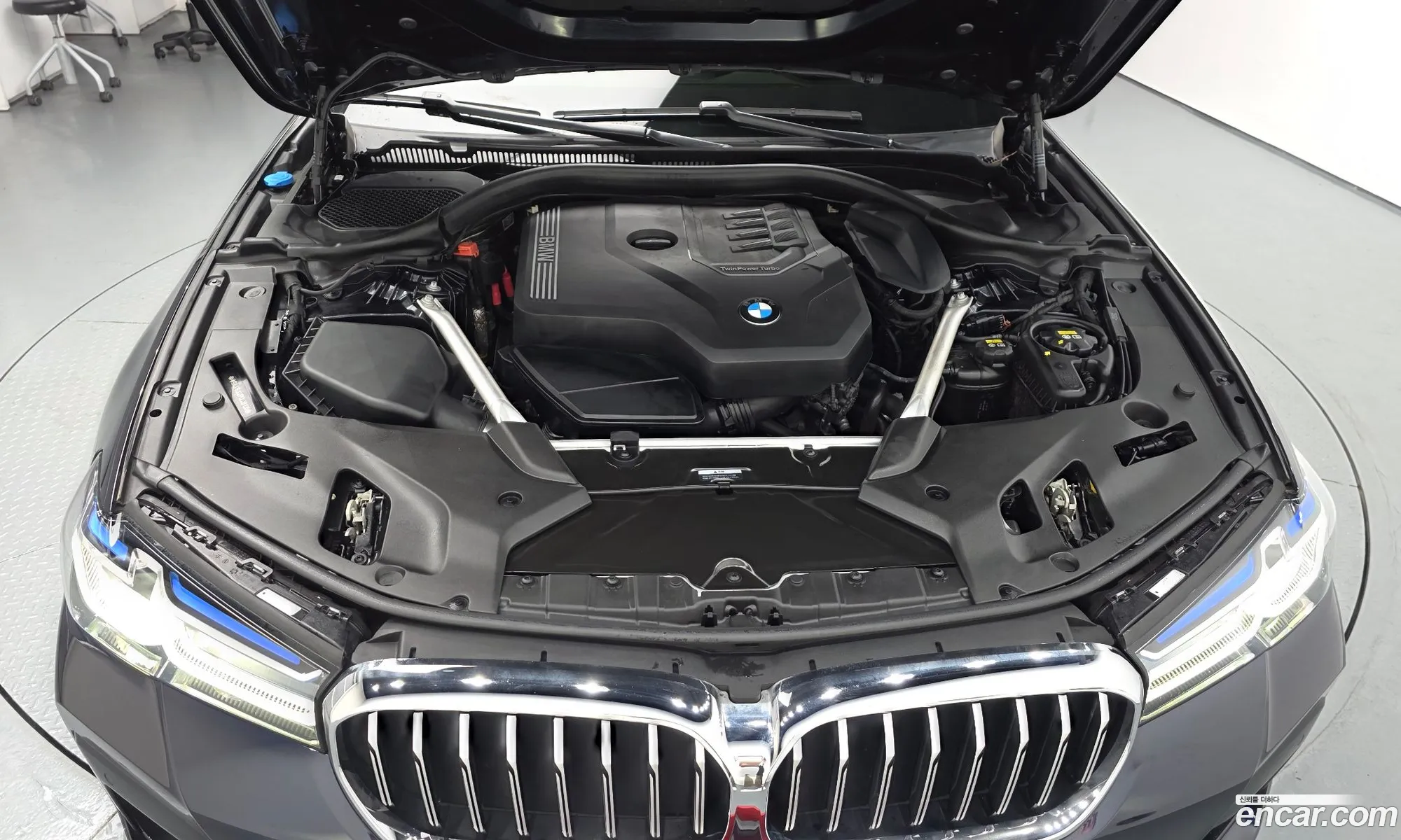 BMW 5 Series 2022 — 24