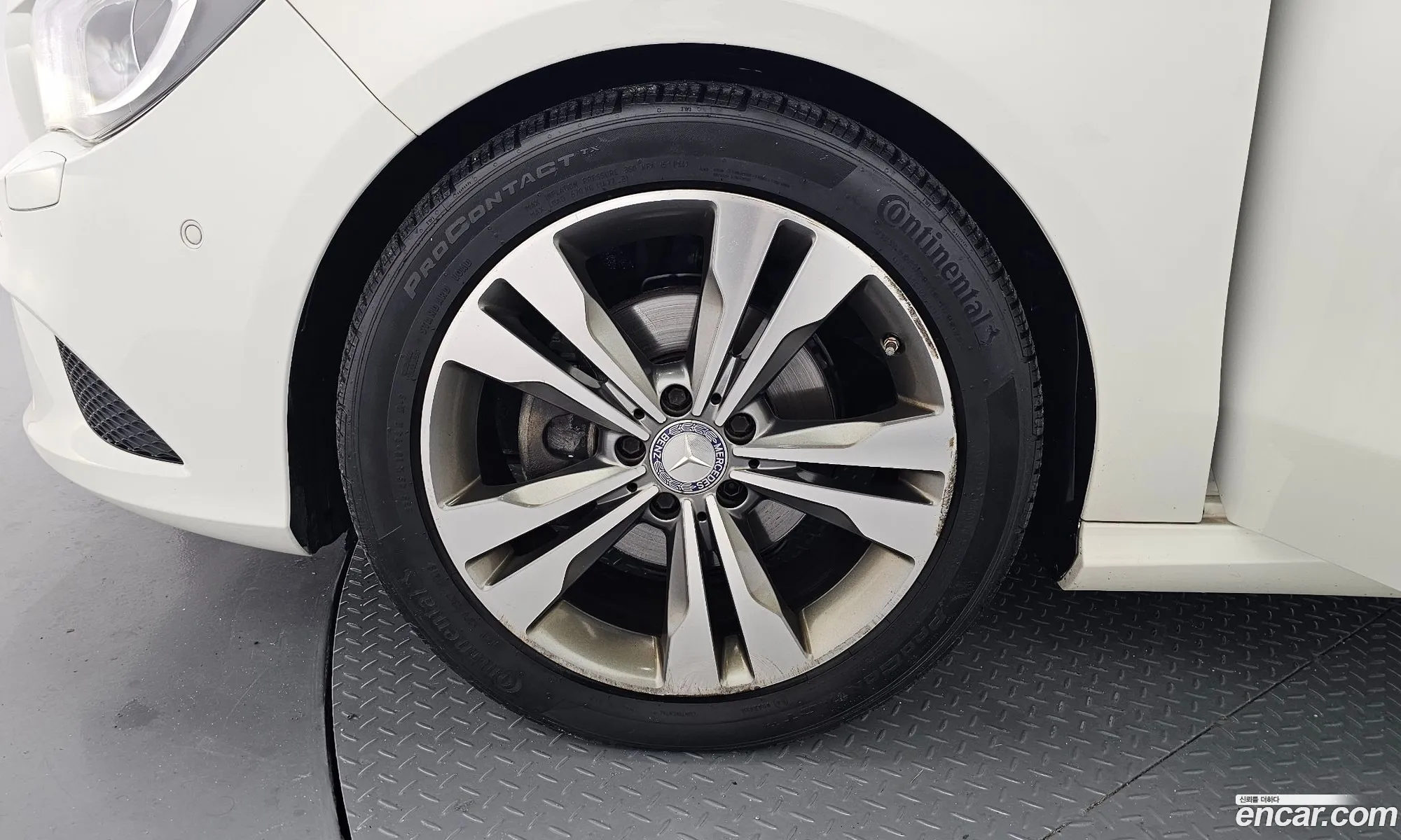 Mercedes-Benz CLA-Class C117 2016 — 14