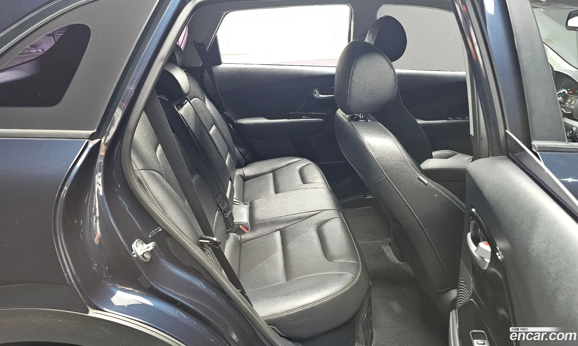Kia Niro 2017 — 16