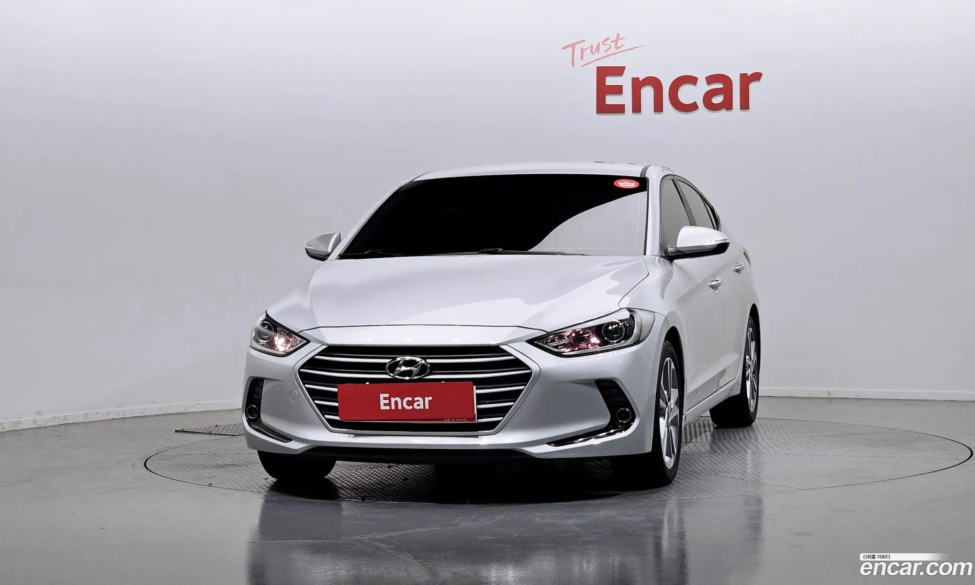 Hyundai Elantra AD 2017 — 15