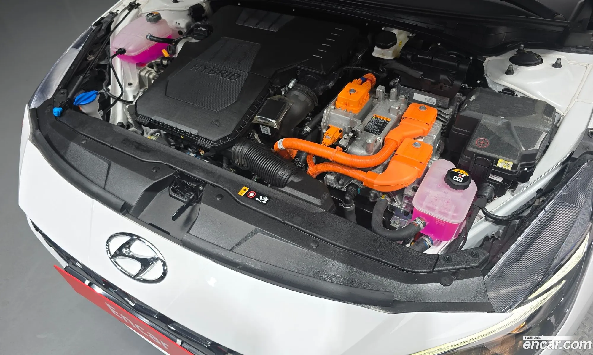 Hyundai Elantra Hybrid 2023 — 20
