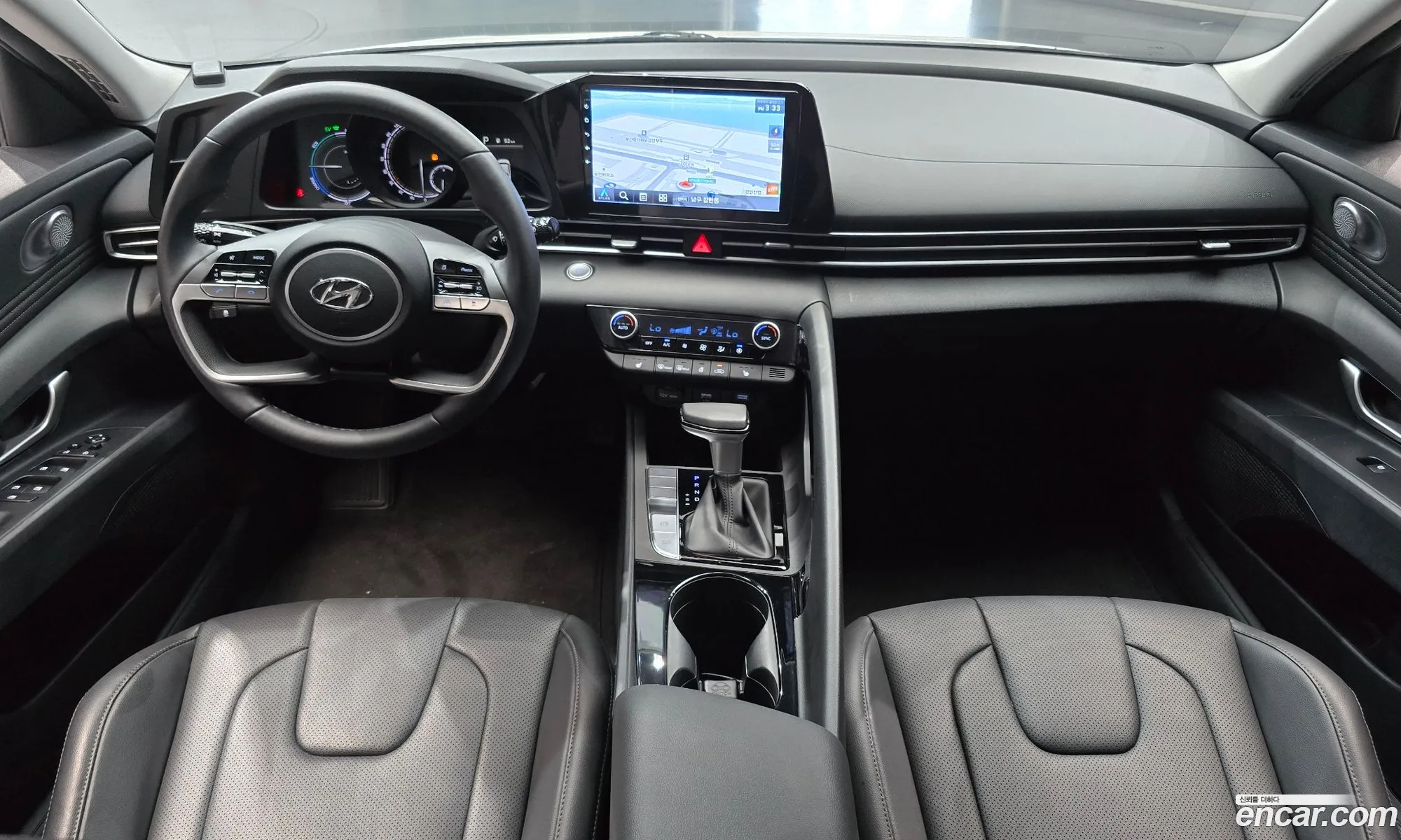 Hyundai Elantra Hybrid 2023 — 19