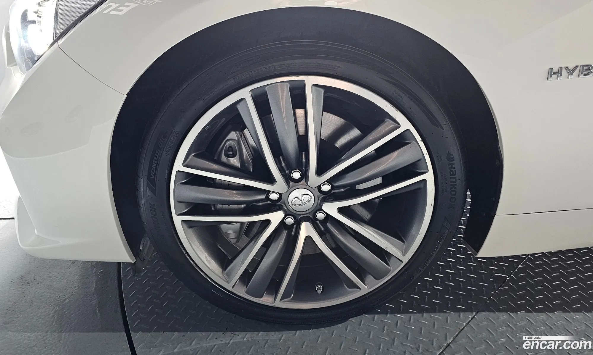 Infiniti Q50 2017 JNKAV71E4HM150088 — 9