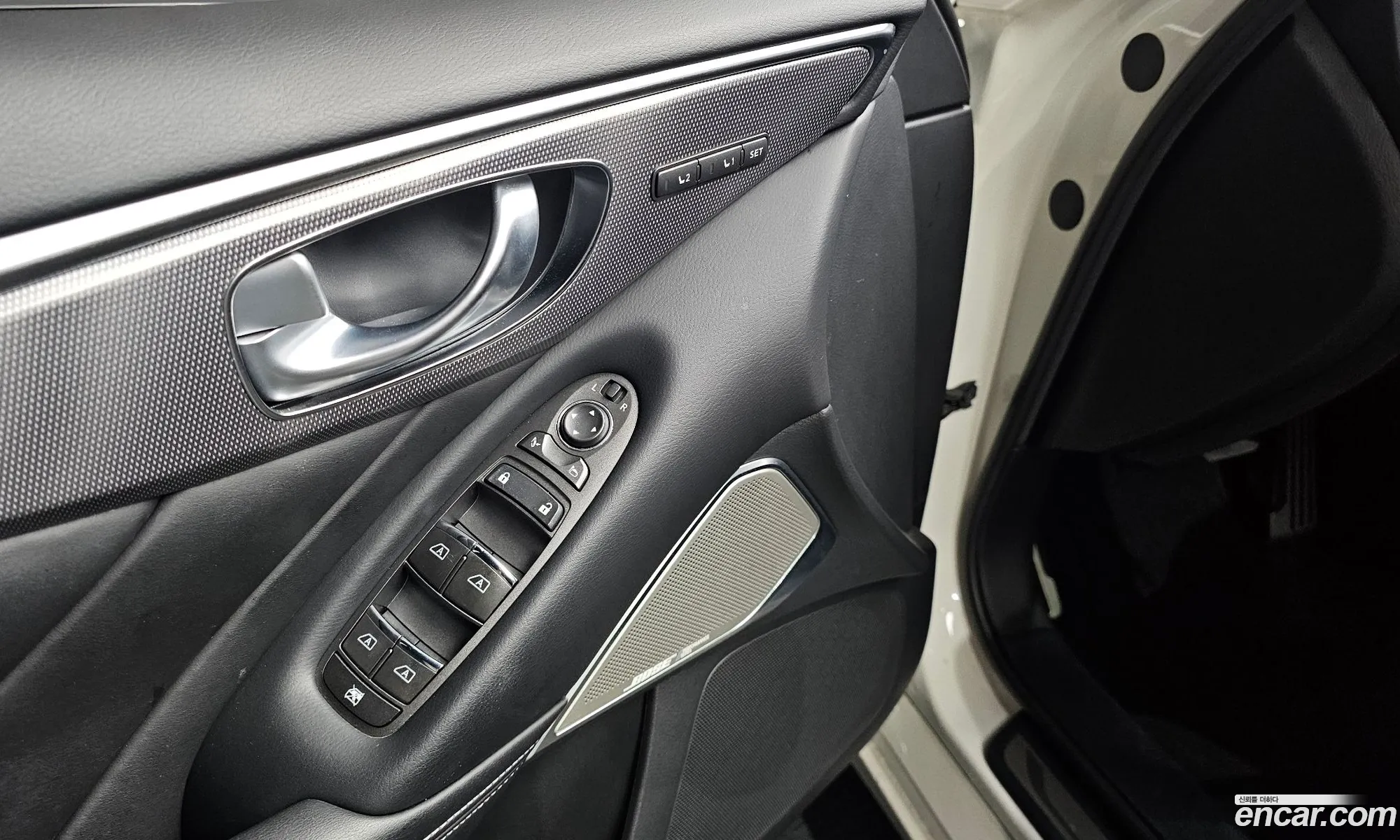 Infiniti Q50 2017 JNKAV71E4HM150088 — 3