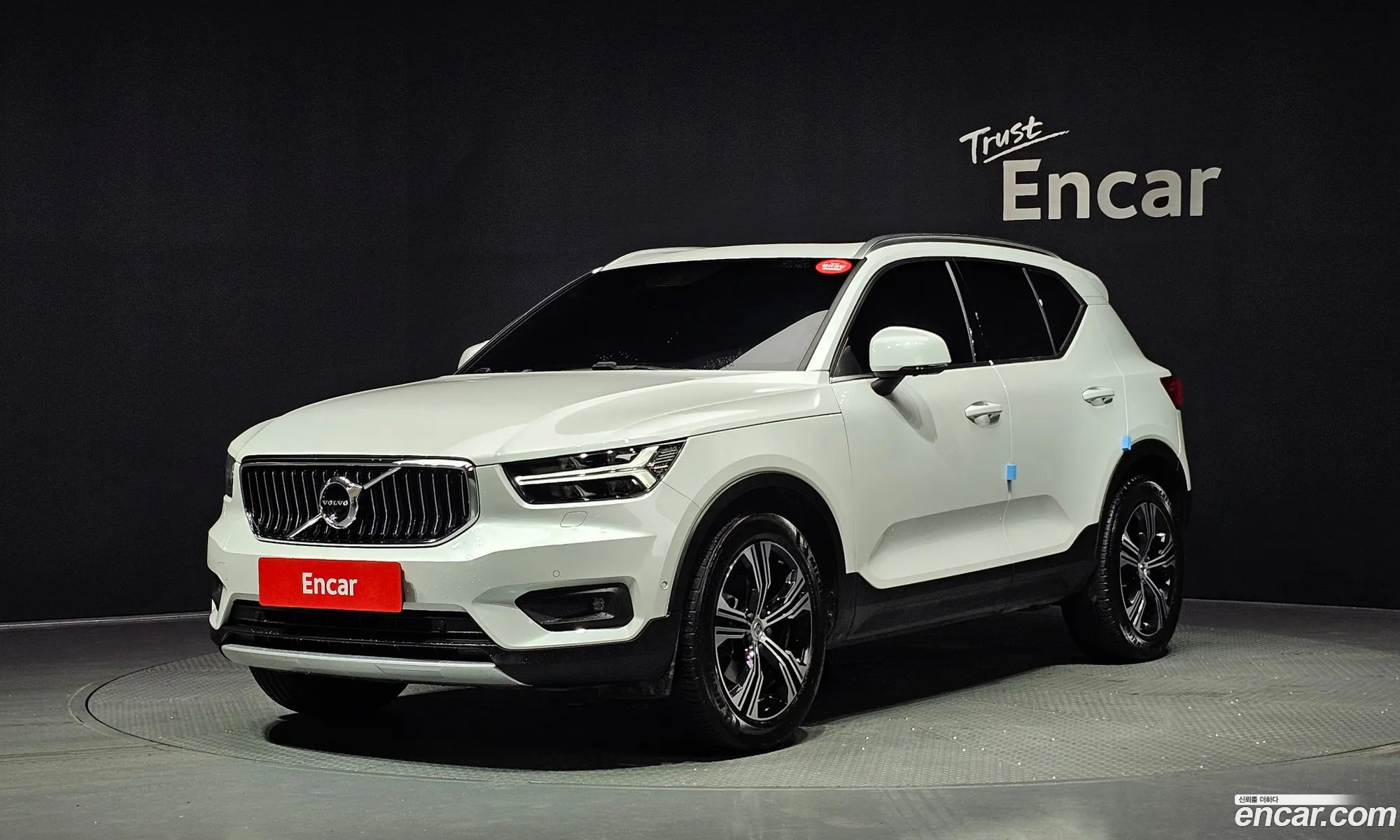 Volvo XC40 2021 — 35