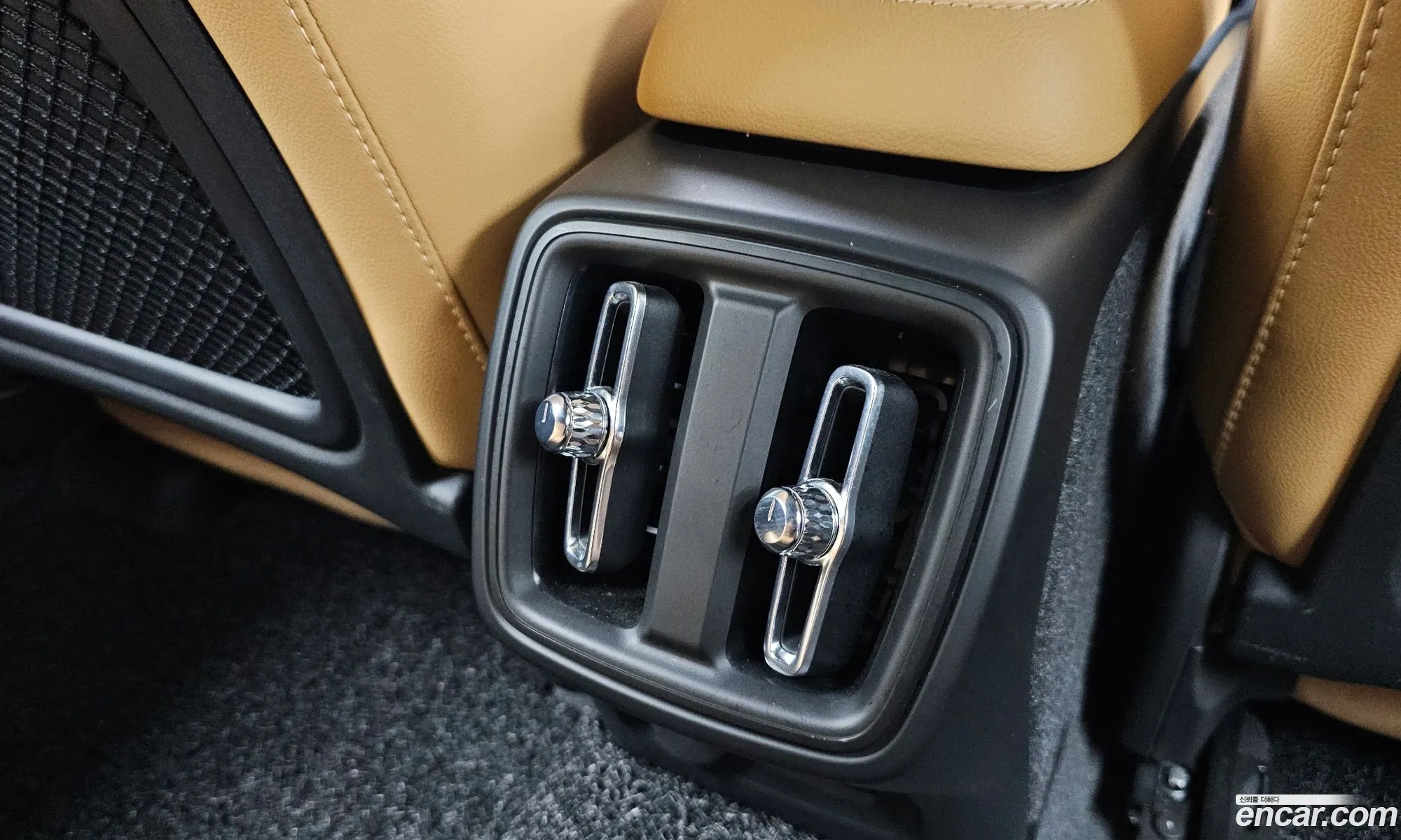 Volvo XC40 2021 — 28