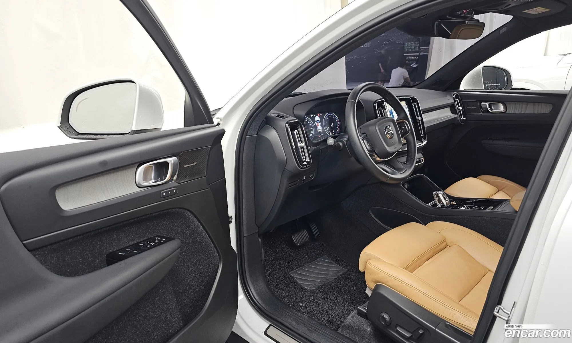 Volvo XC40 2021 — 25