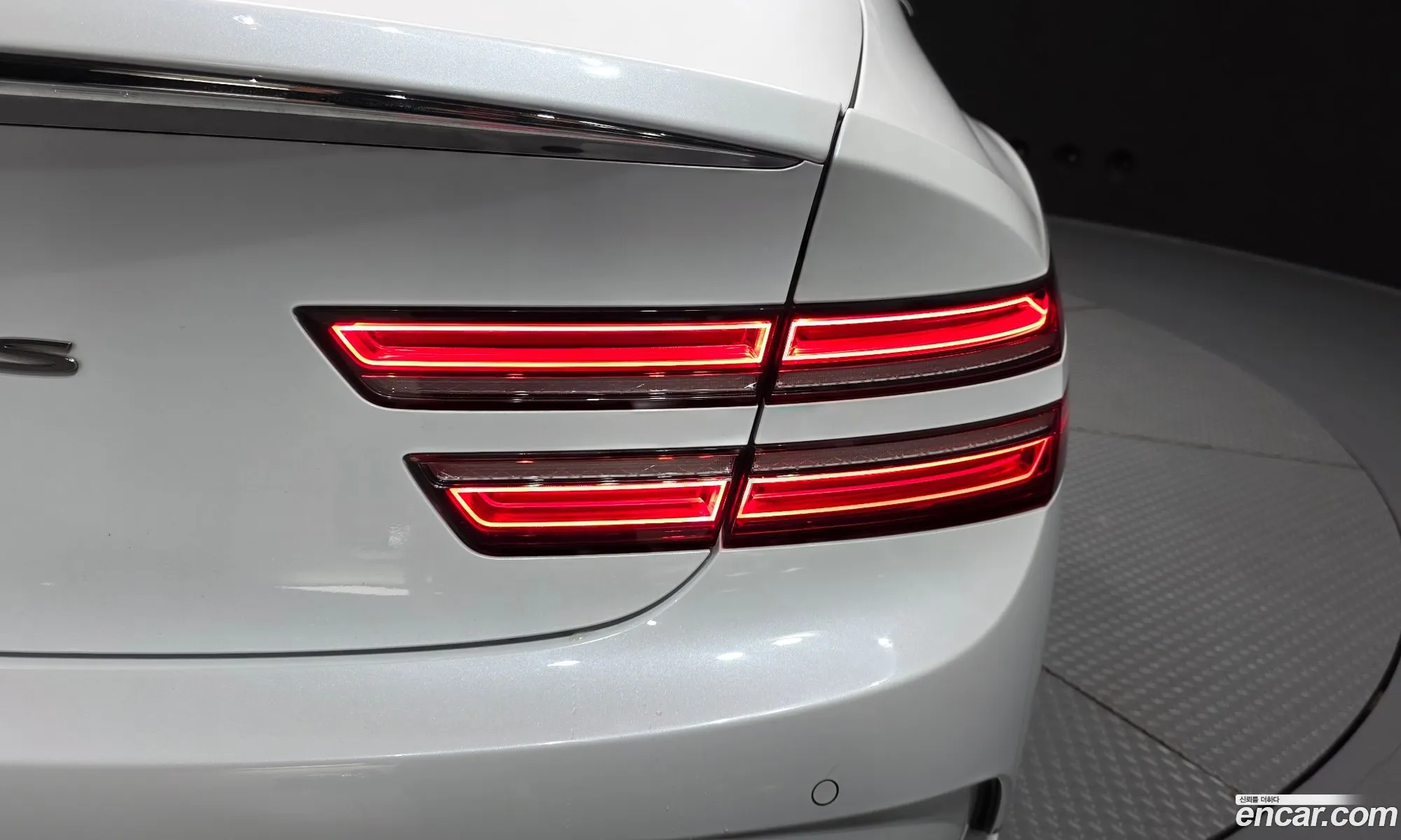 Genesis Electrified G80 2022 — 23
