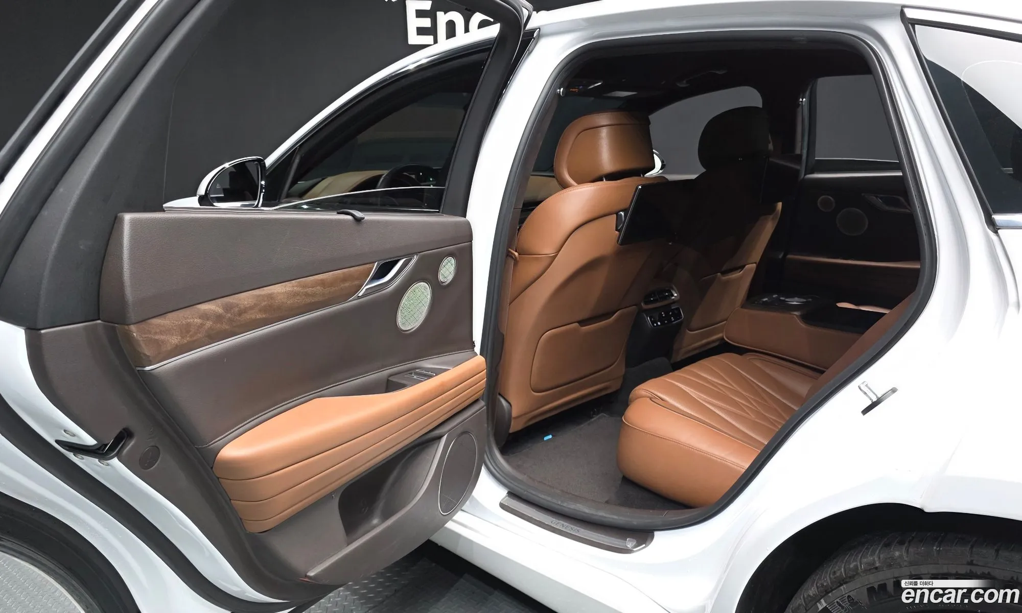 Genesis Electrified G80 2022 — 11