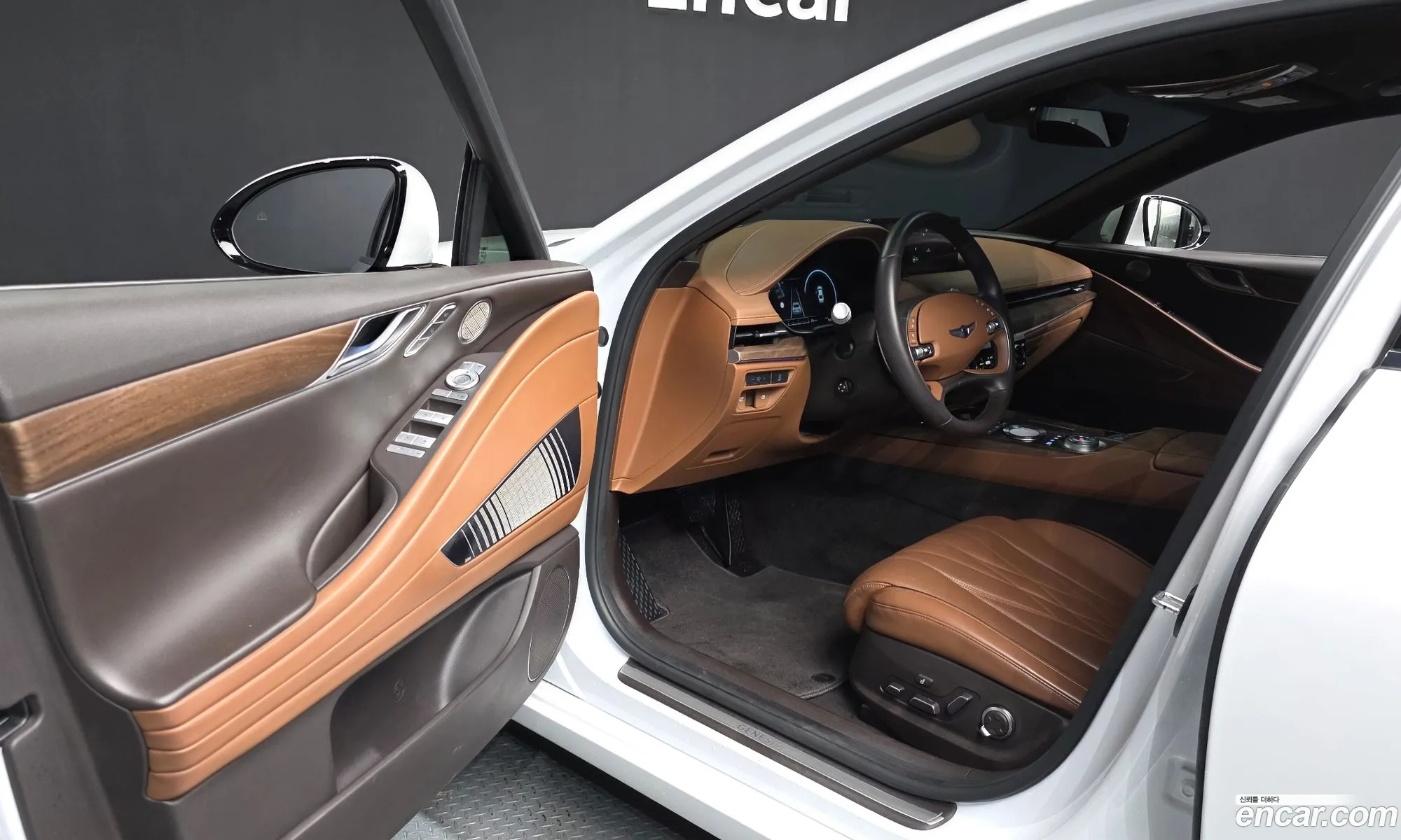 Genesis Electrified G80 2022 — 34