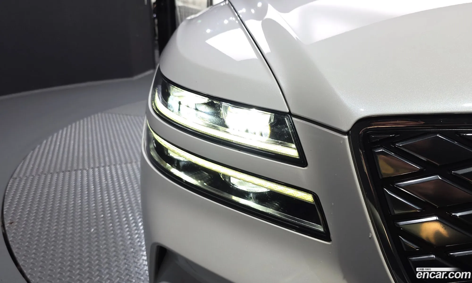Genesis Electrified G80 2022 — 35