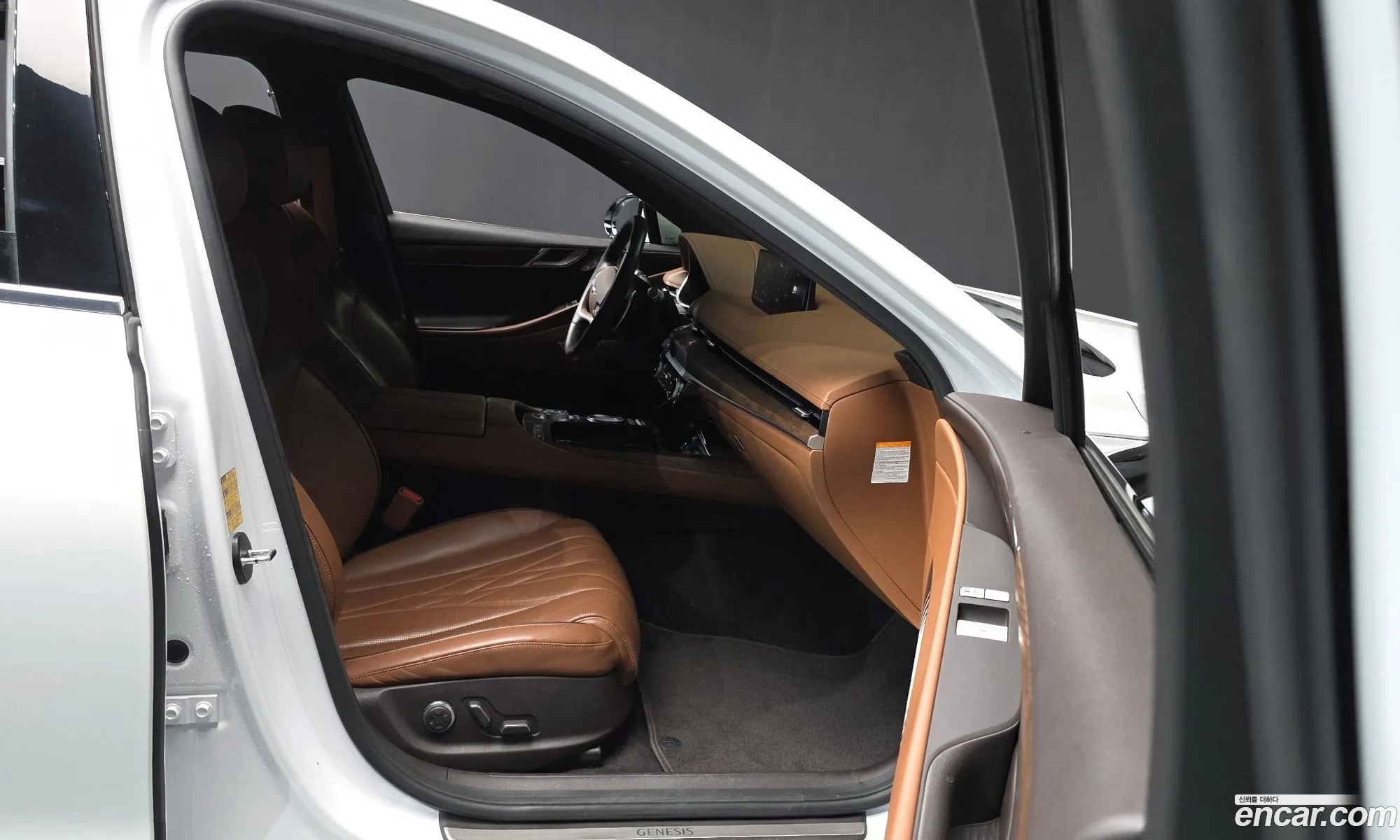 Genesis Electrified G80 2022 — 17