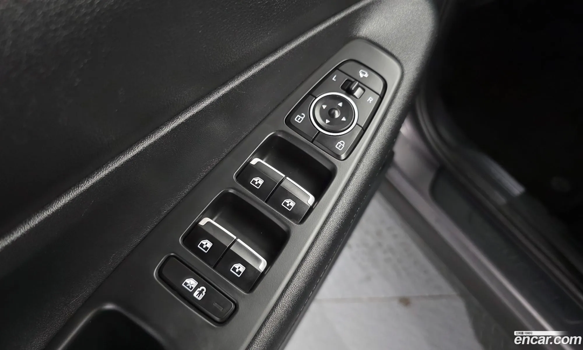 Hyundai Santa Fe 2022 — 28