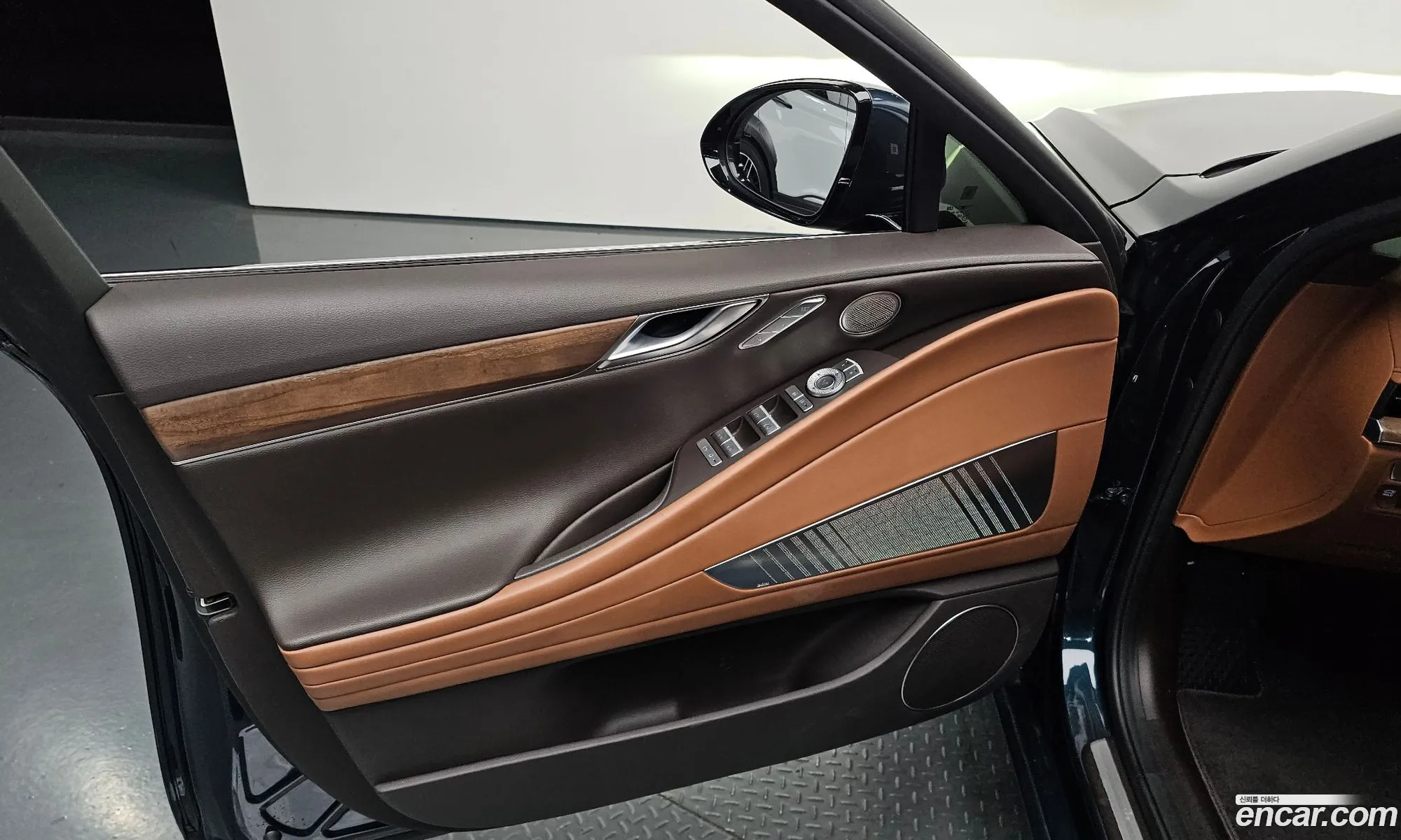 Genesis Electrified G80 2022 — 19
