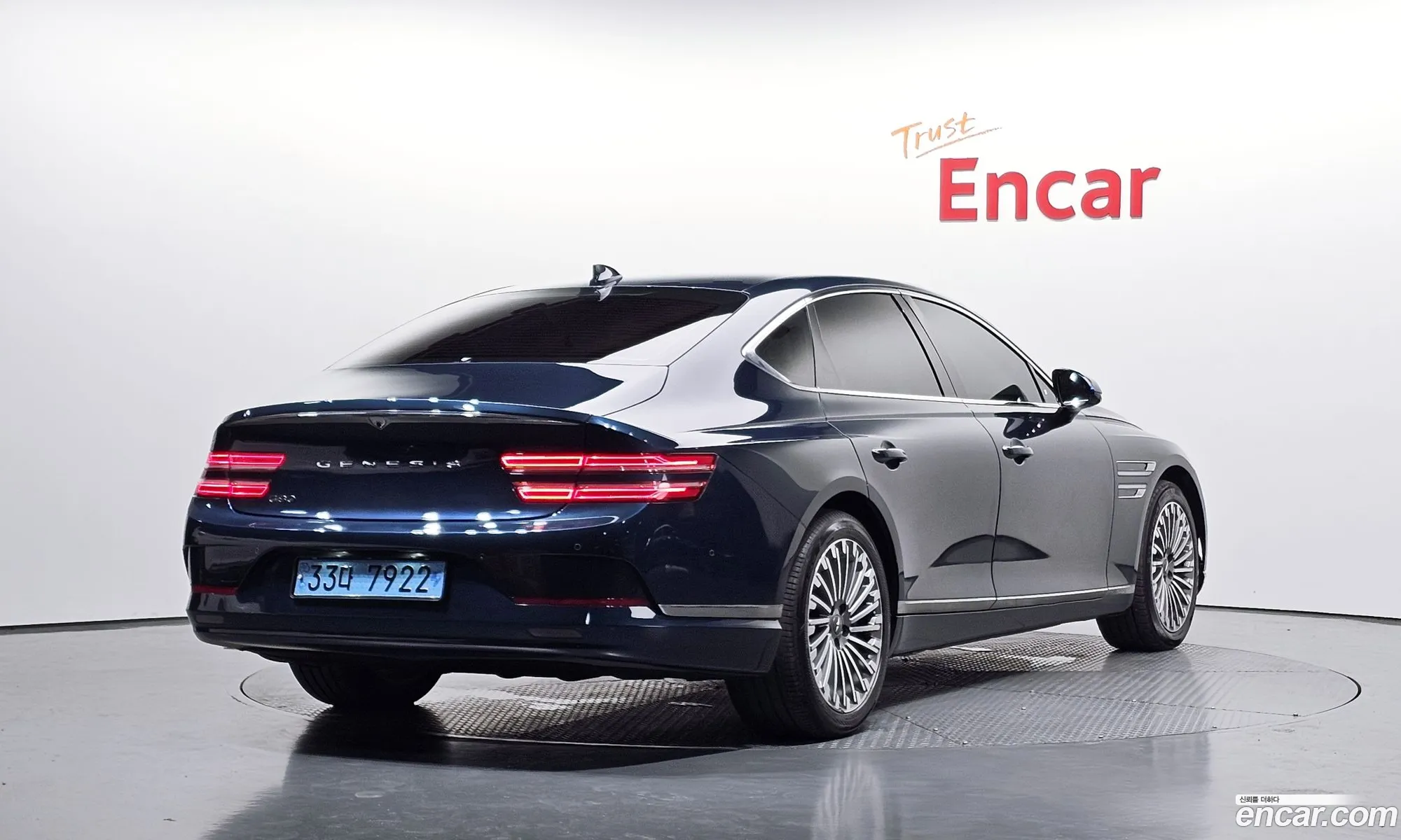 Genesis Electrified G80 2022 — 17