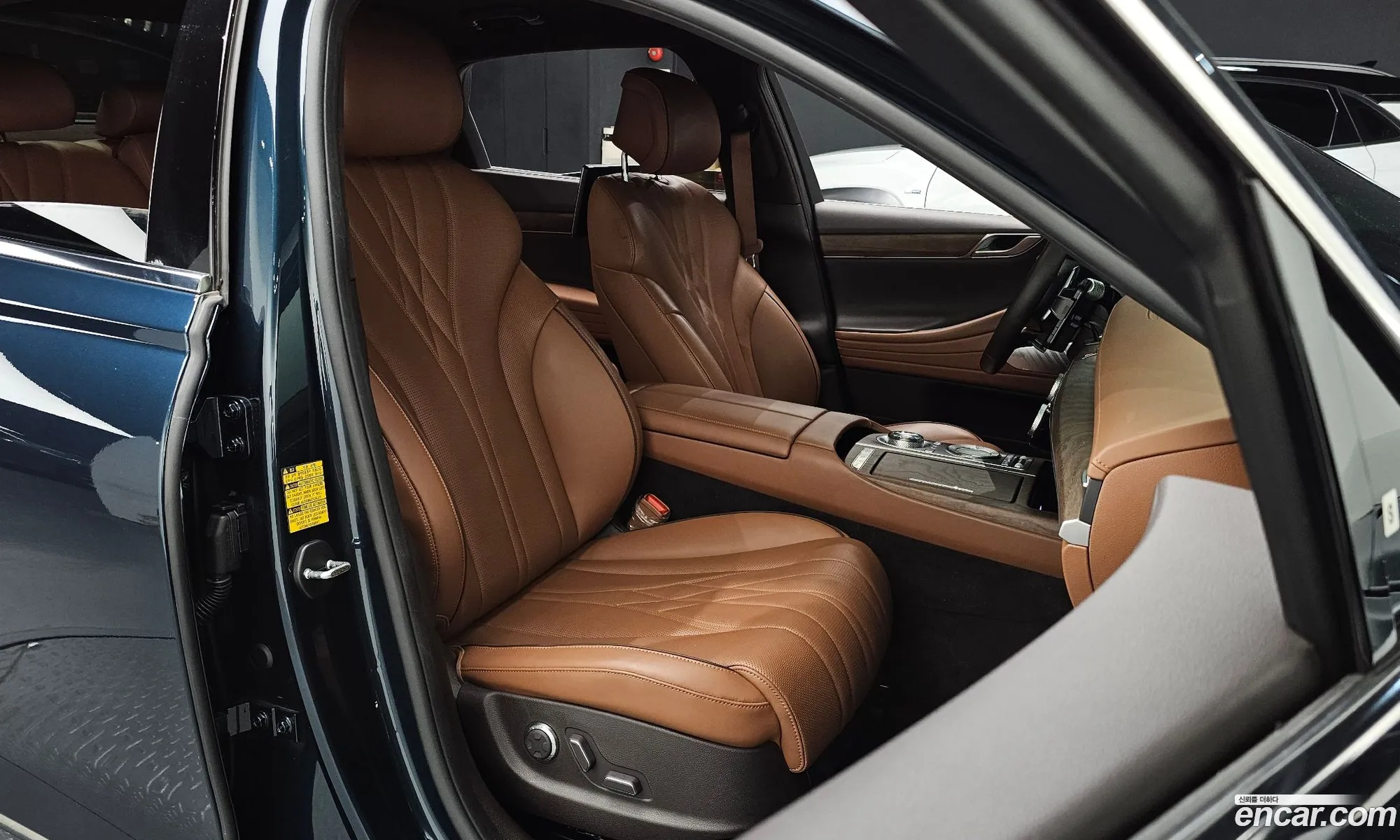 Genesis Electrified G80 2022 — 29