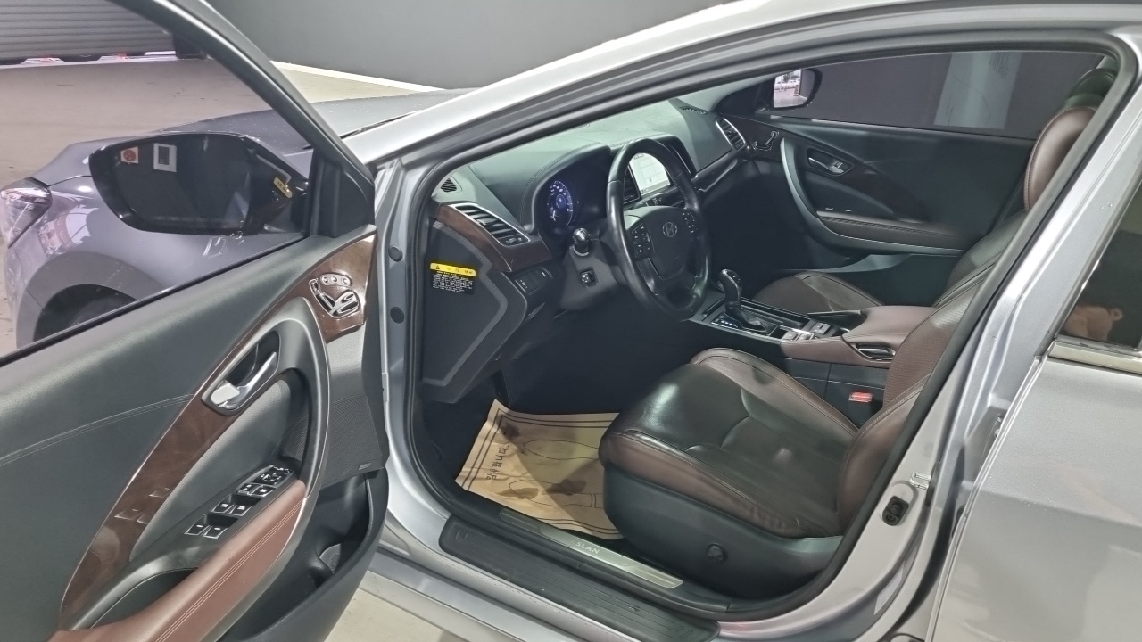 Hyundai Aslan 2015 — 5