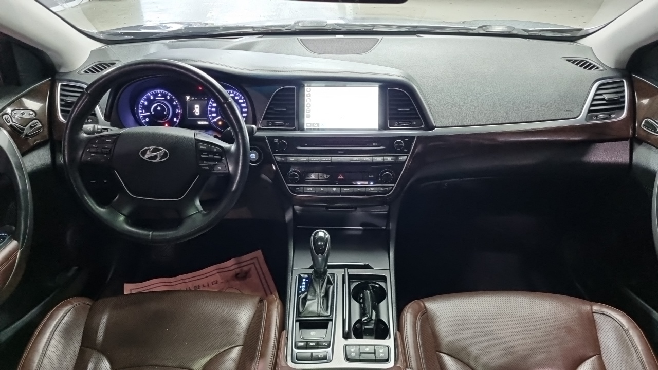 Hyundai Aslan 2015 — 10
