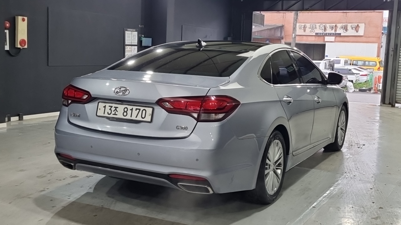 Hyundai Aslan 2015 — 17