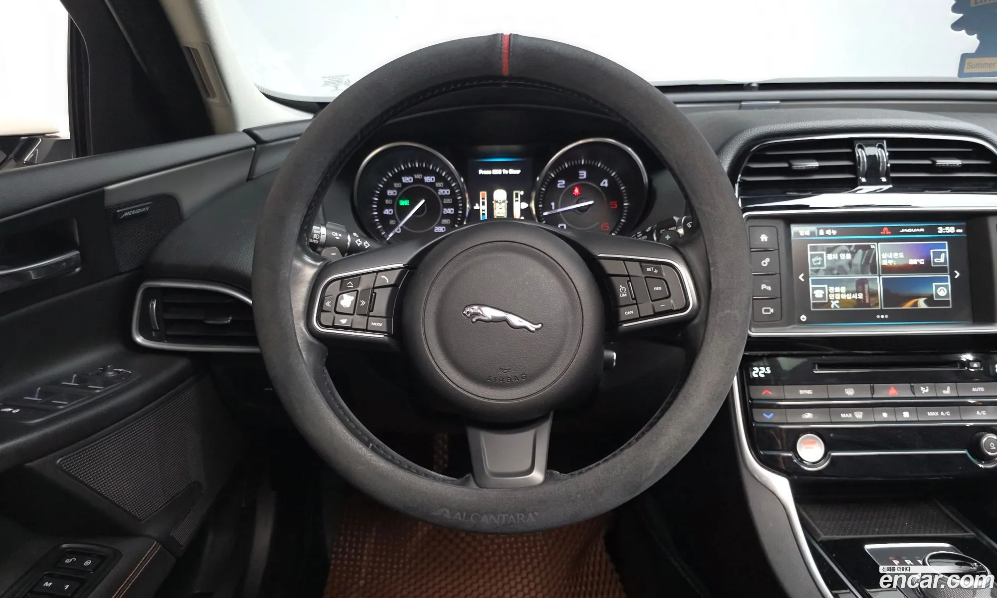 Jaguar XE 2015 — 3