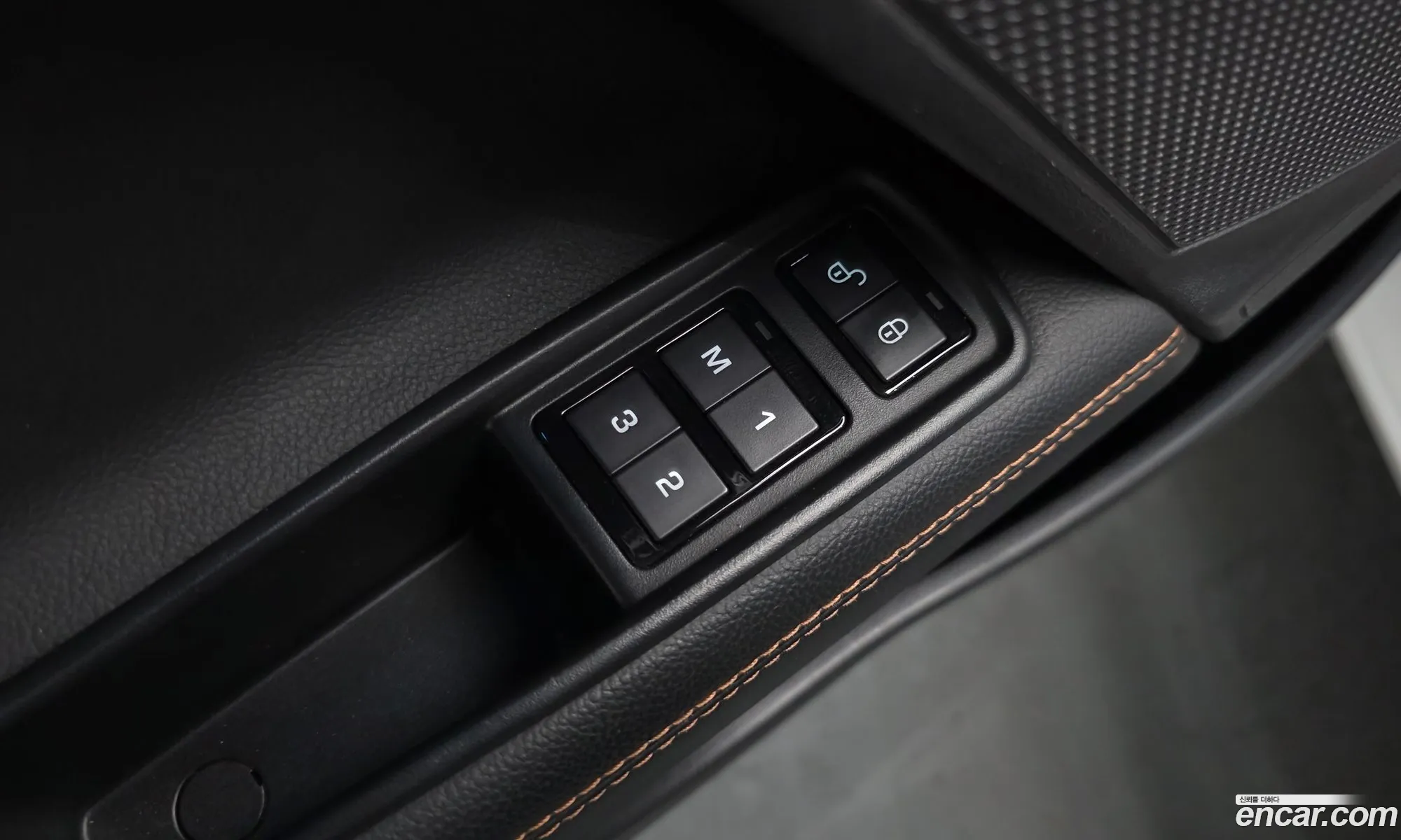 Jaguar XE 2015 — 17