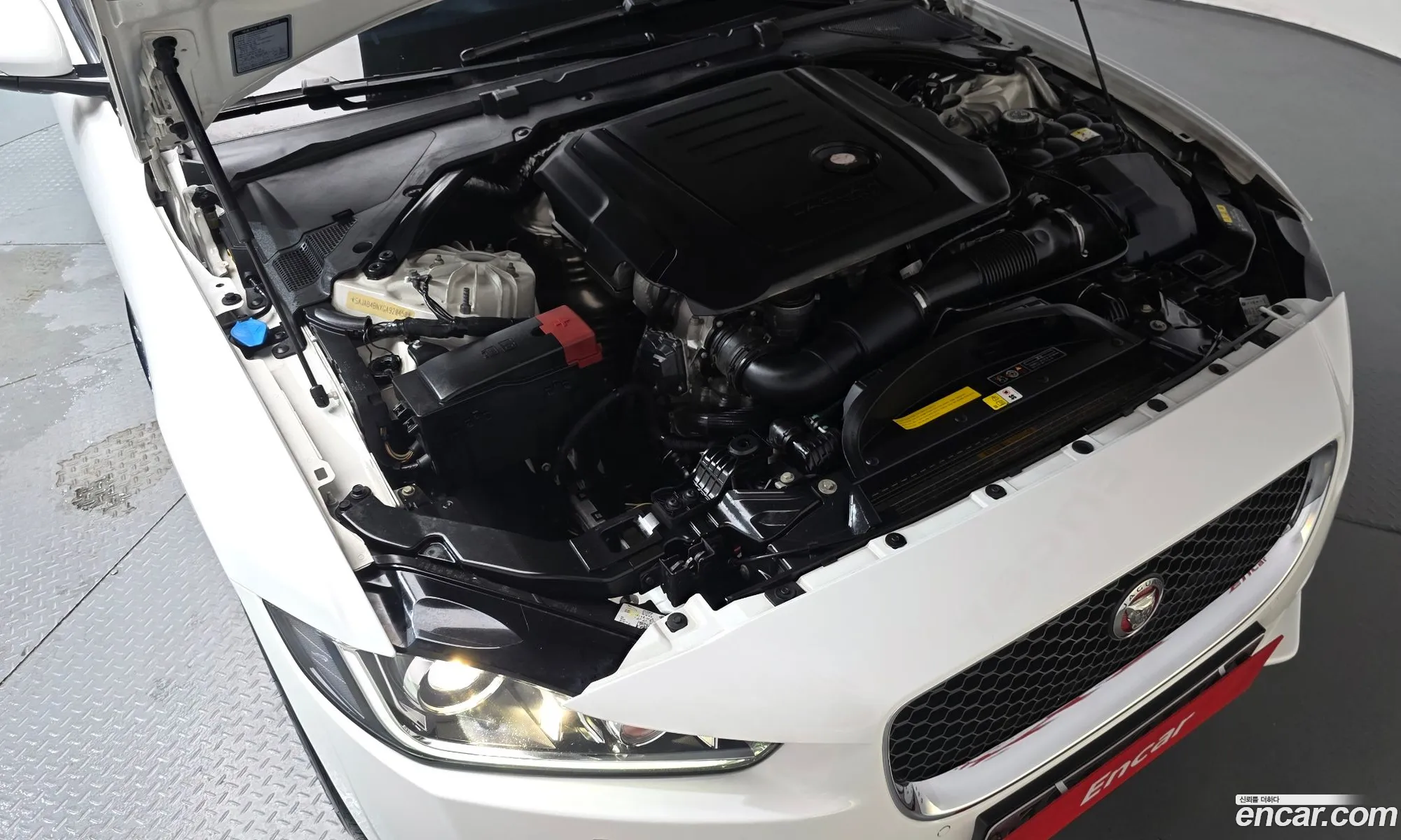 Jaguar XE 2015 — 6